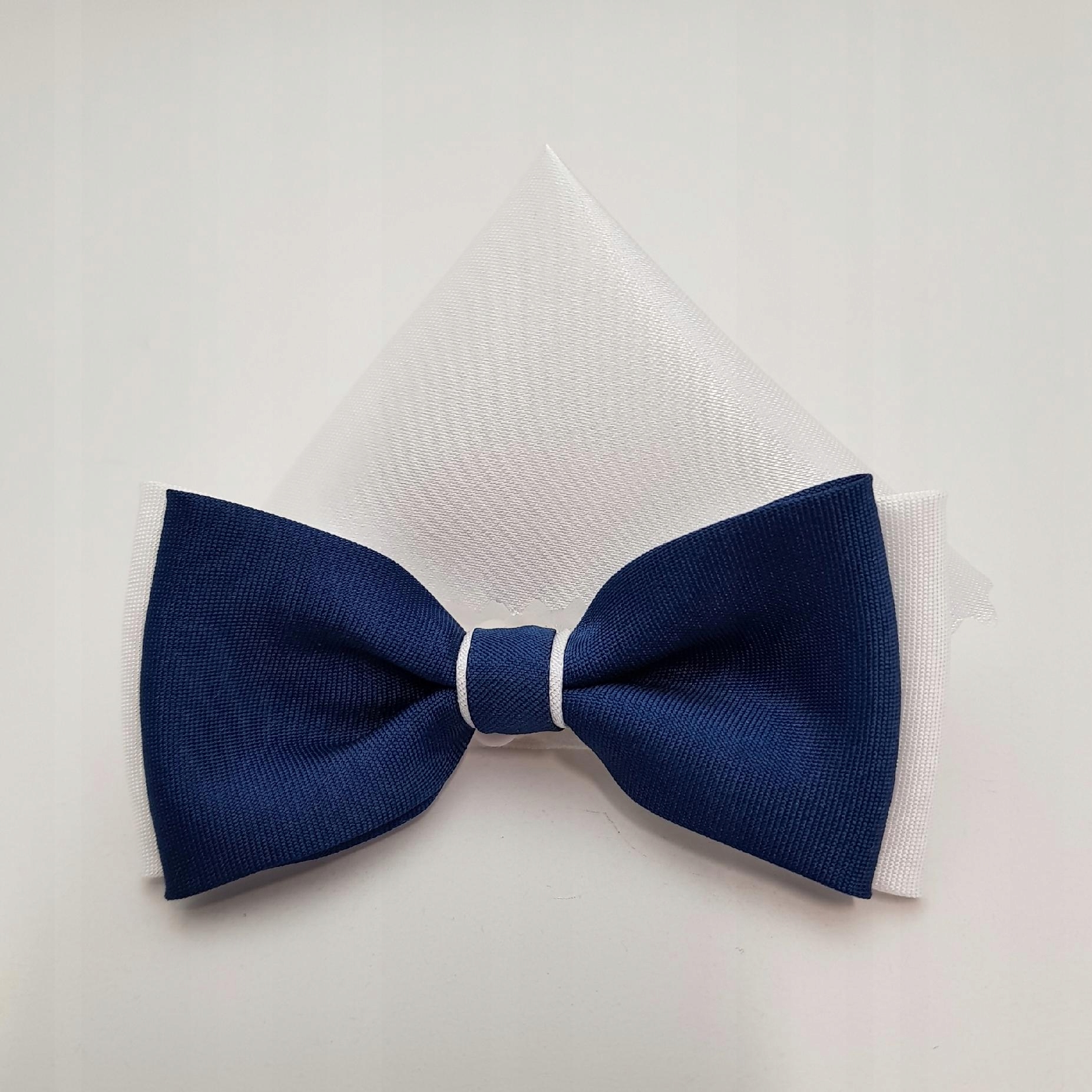 KOMUNIJNA MUSZKA GRANATOWO BIAŁA MUCHA Z POSZETKĄ Marka inna