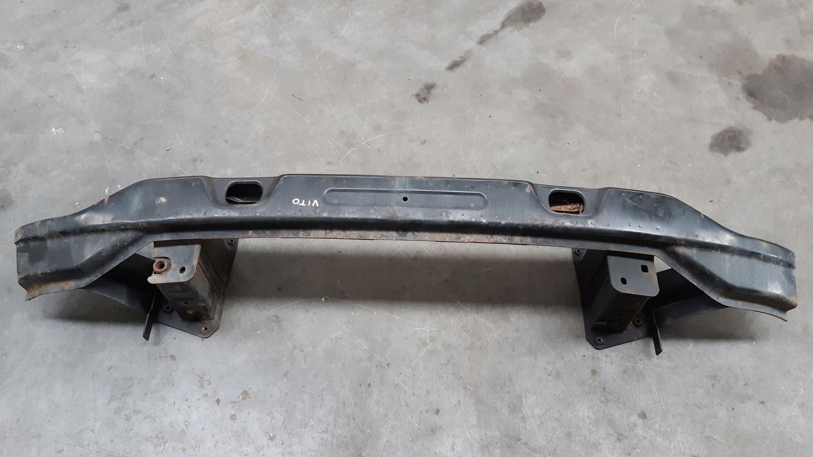 bumper support below bumper Mercedes Vito W639 LIFT LONG 2,2 CDI
