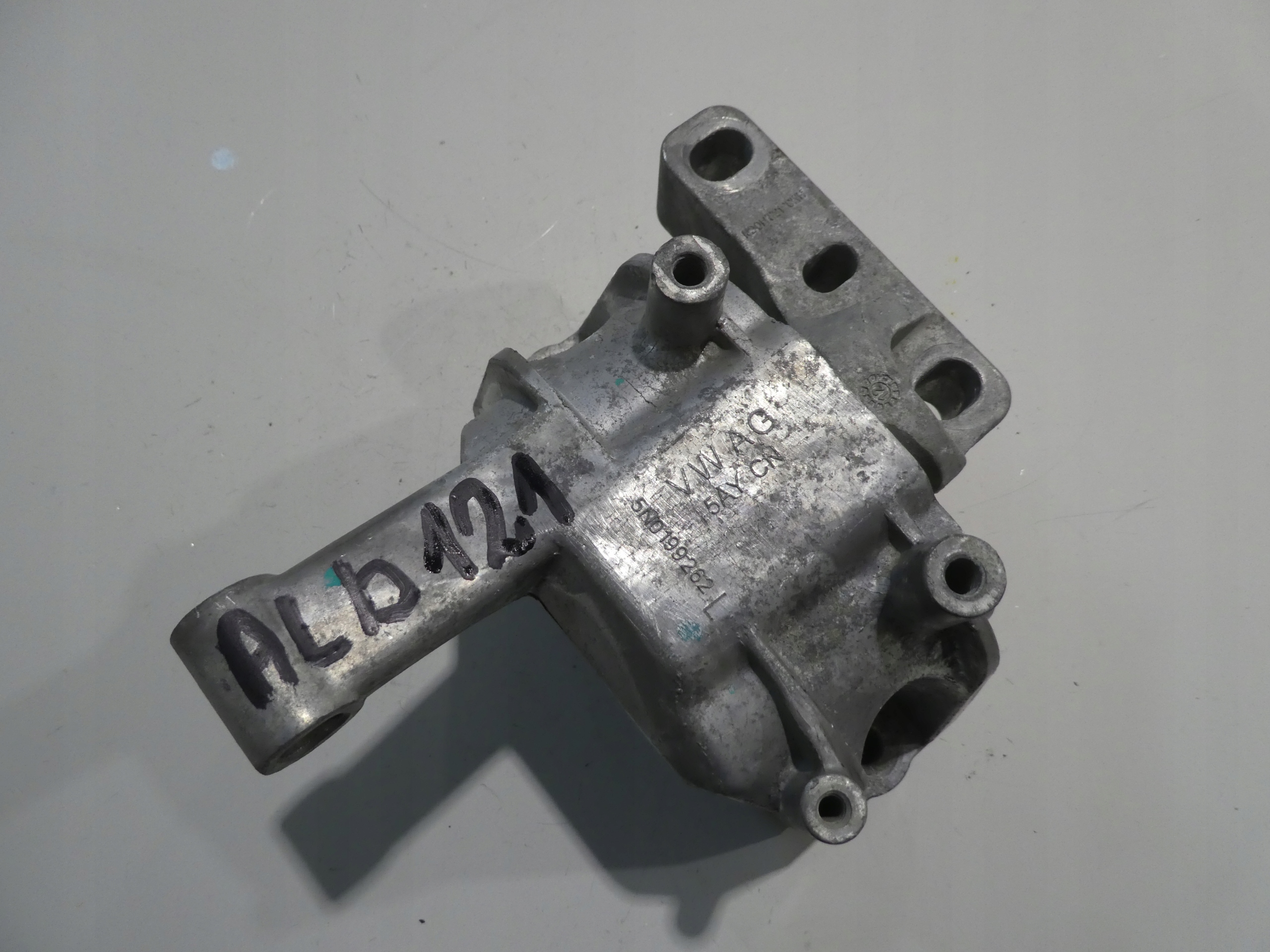 VW AUDI SKODA 2.0 TDI engine mount 5N0199262L