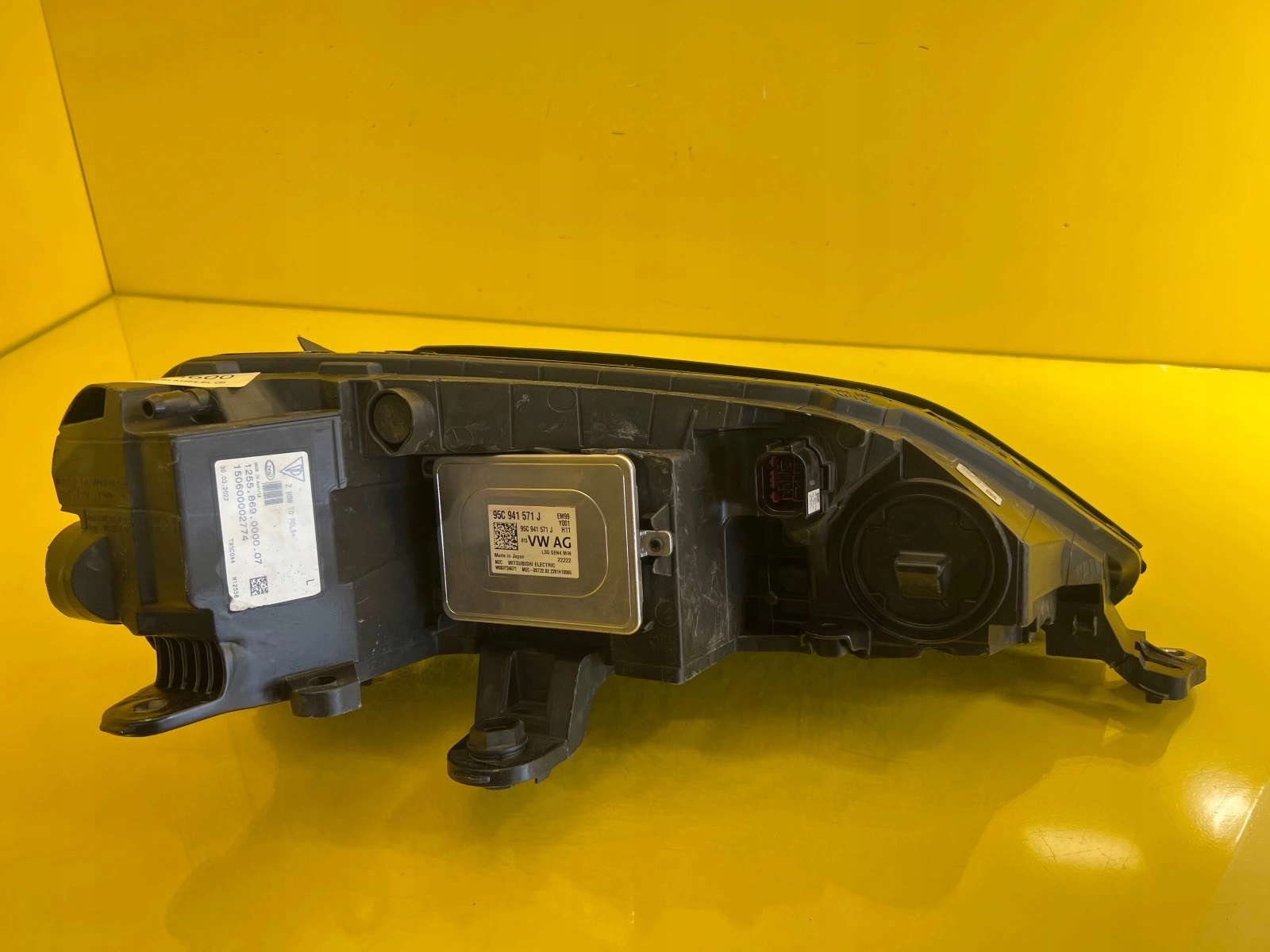 light left front Porsche Macan 95C 2024 95C941009G PDLS+ LED