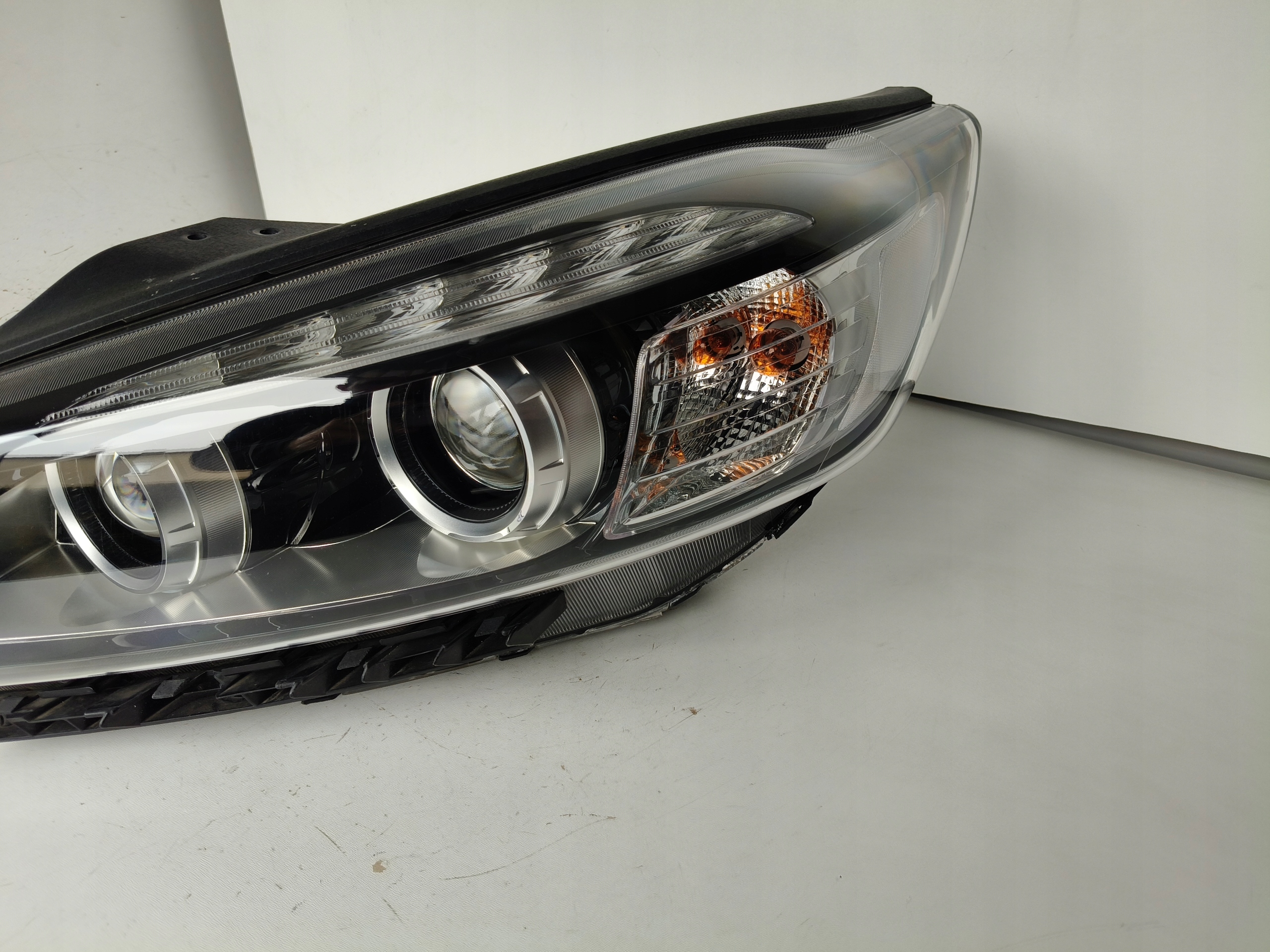 light left REFLEKTOR KIA SORENTO III 15- XENON LED