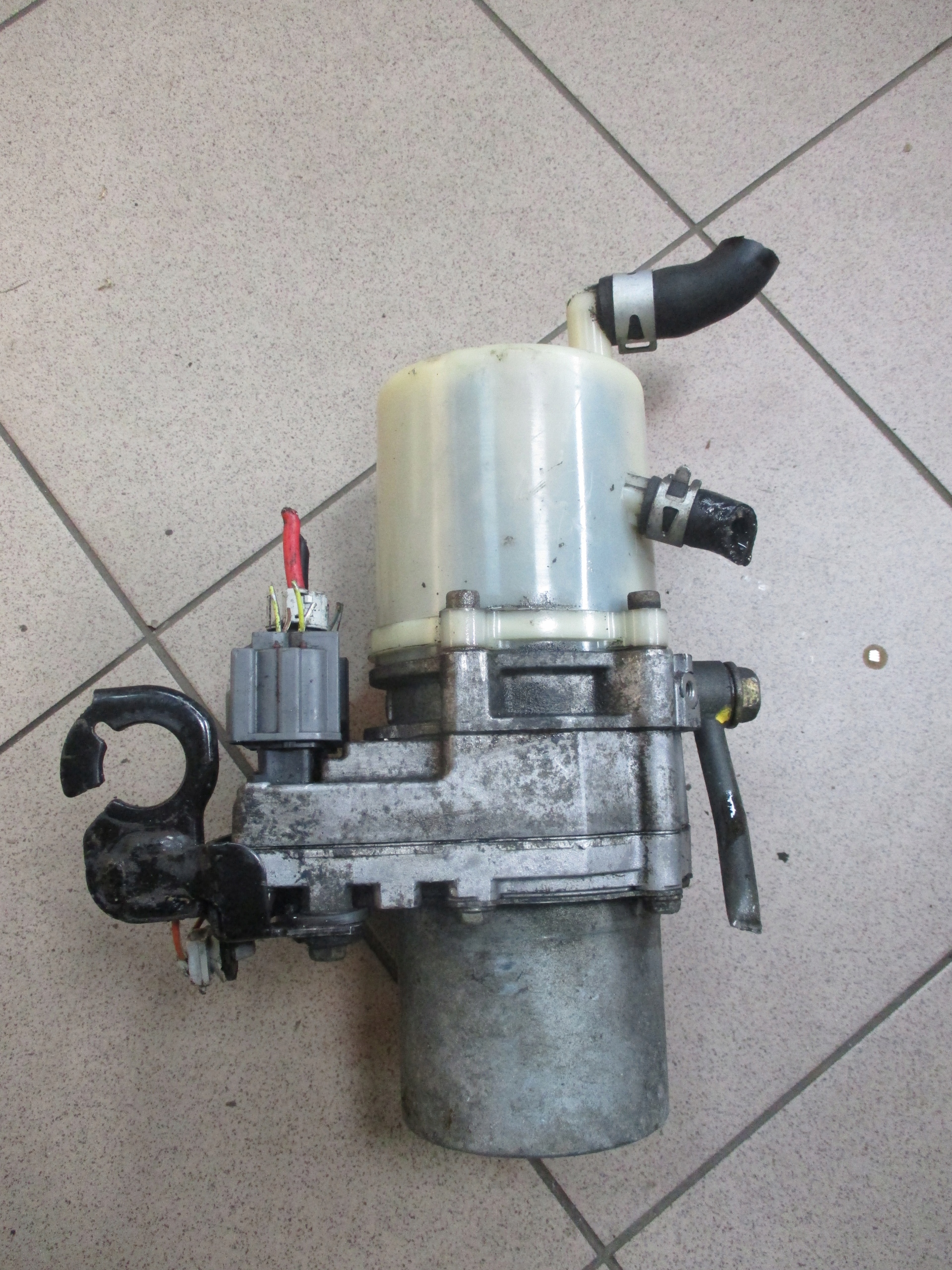 servo pump Mazda 3 BK 03-09