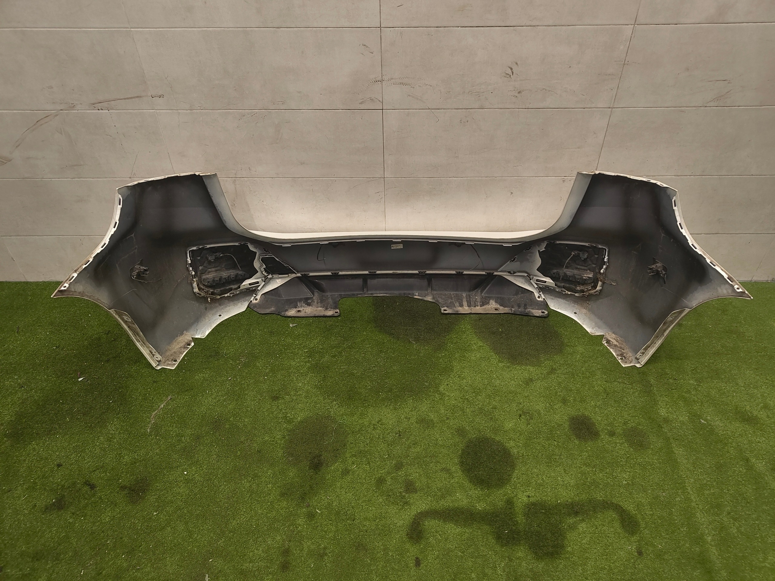 BMW 2 U06 bumper rear part 6PDC below towing colour A300 m-packet