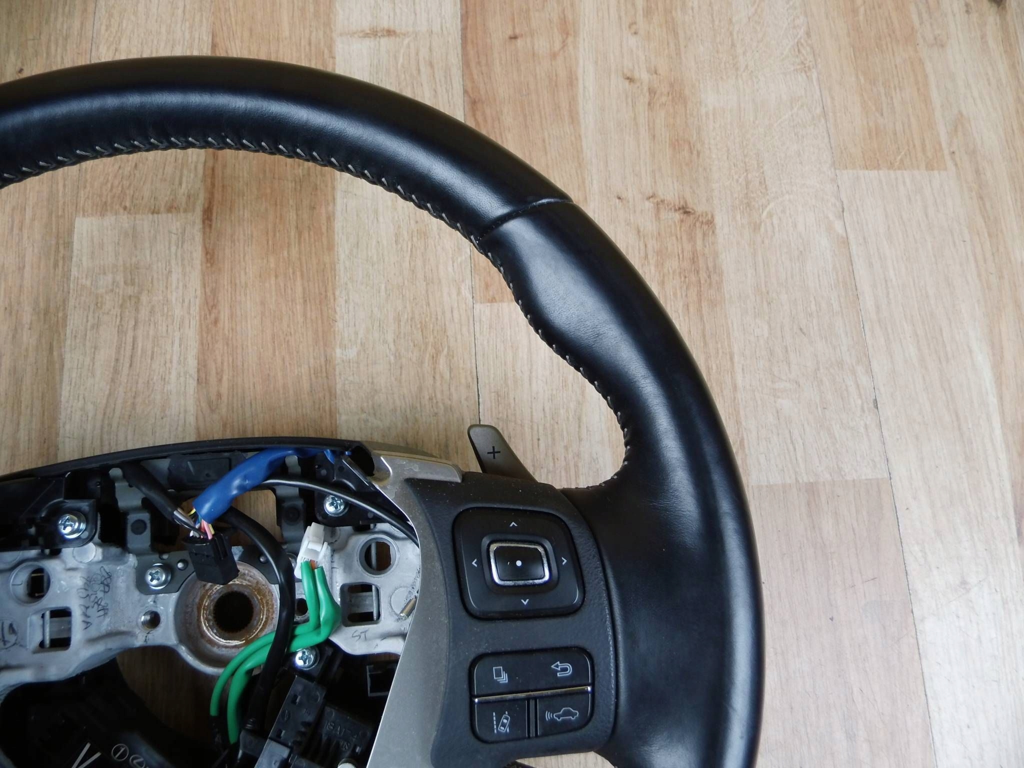 Lexus NX NX300H steering wheel, with shifting 45100-76100