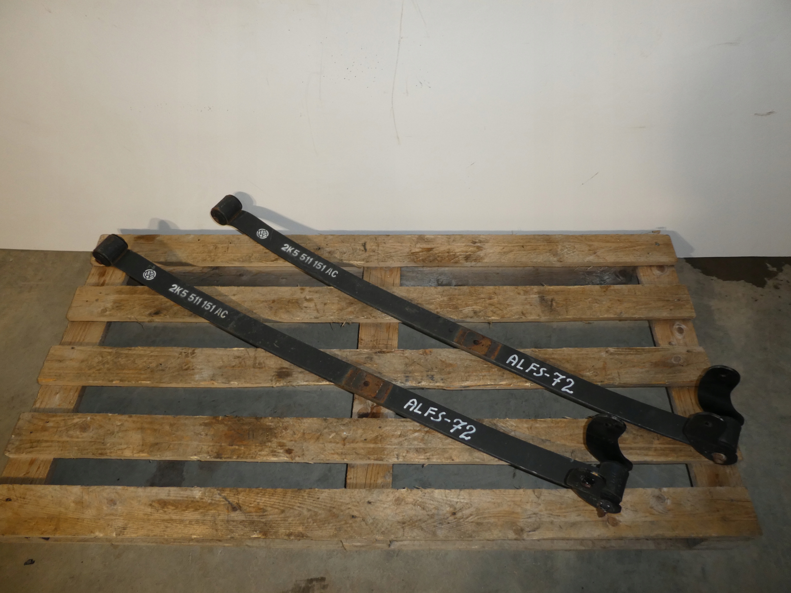 RESORY ACHSTRÄGERS HECK PIORO 2K5511151AC CADDY III