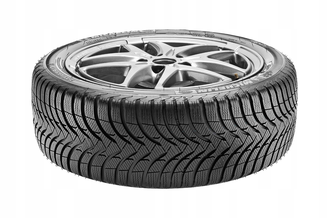 2x Michelin Alpin A4 175/65R15 84T