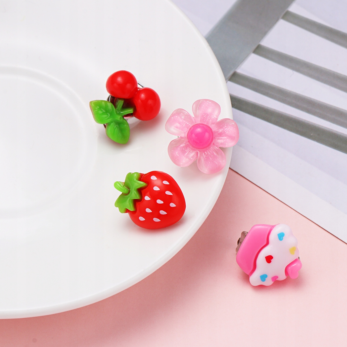 DZIEWCZYNY KLIPS NA USZY FORNITE PREZENTY DZIECI CHŁOPCY POWRÓT LODY KOLCZYKI KWIAT Marka bez marki