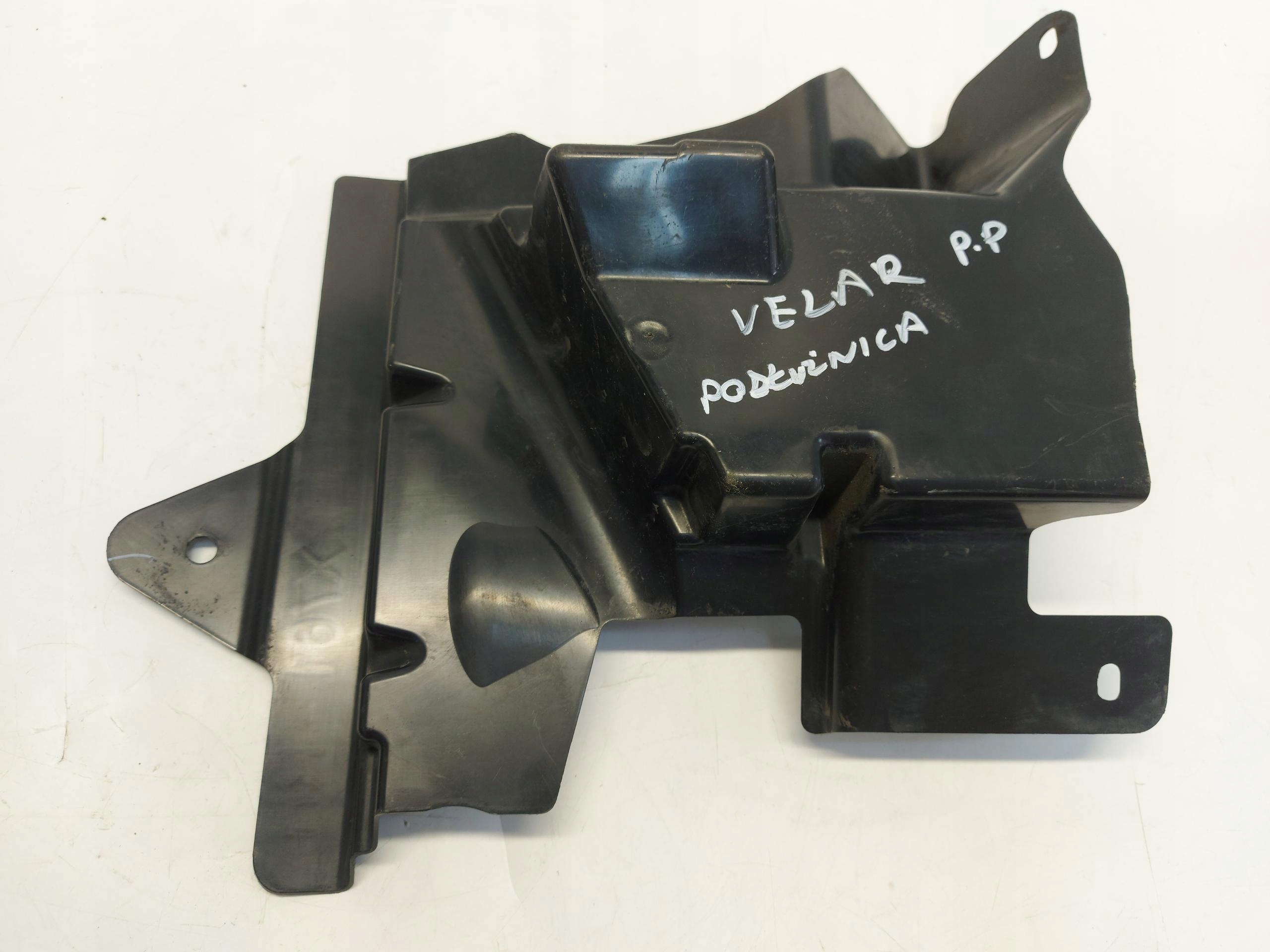 Range Rover VELAR L560 2.0d 2021 cover nadkola podluznicy right front