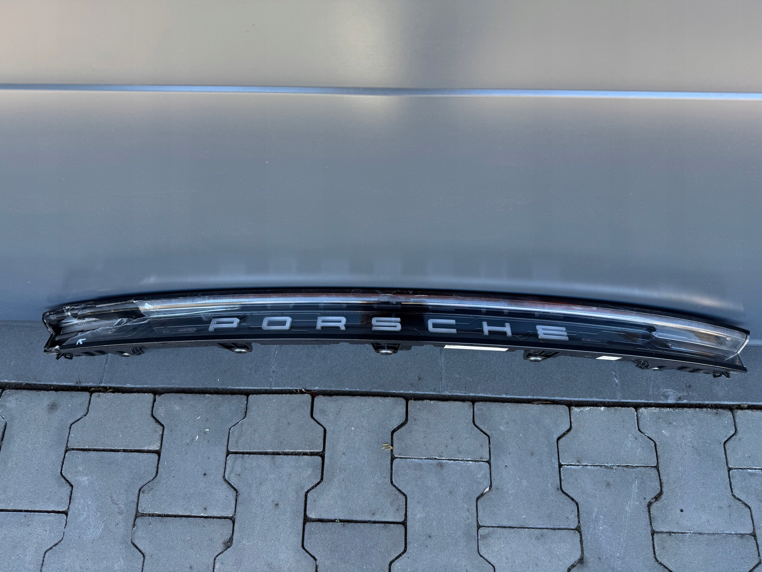 light cap rear part PORSCHE TAYCAN 9J1 9J1945081M