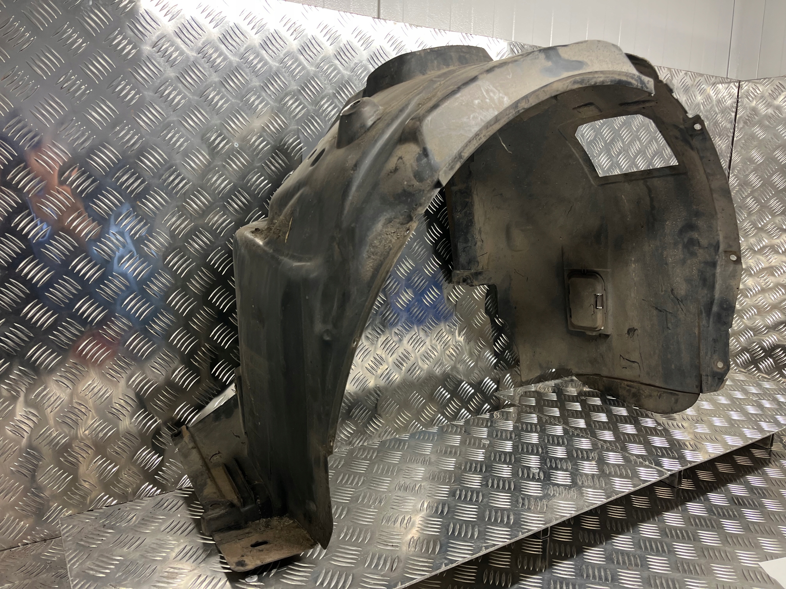 mudguard right front BMW E91 51717172500