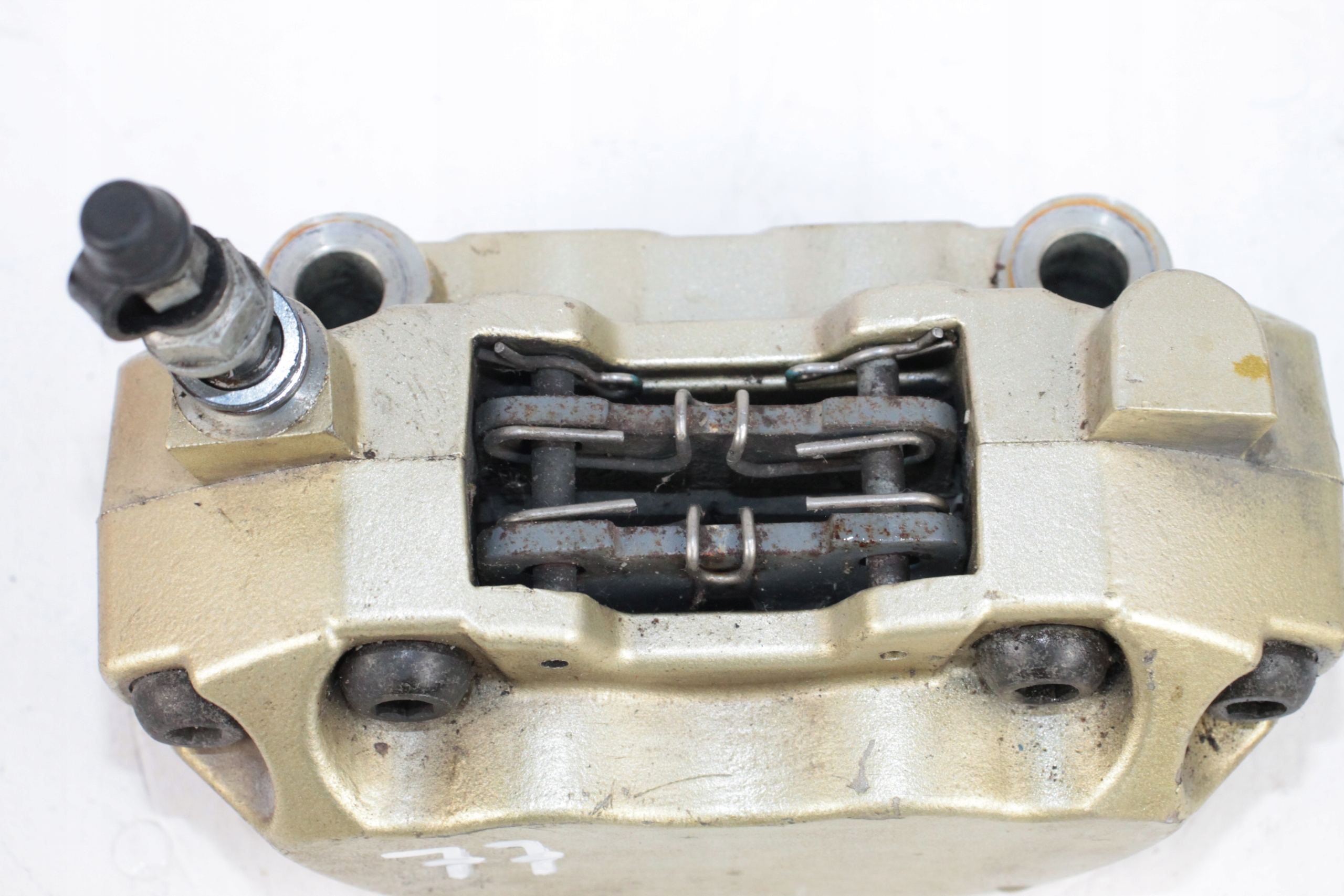 12 суппорт. 12 суппорт. St26692fg000. передние суппорта nissan primera p12. 26692-fg010.