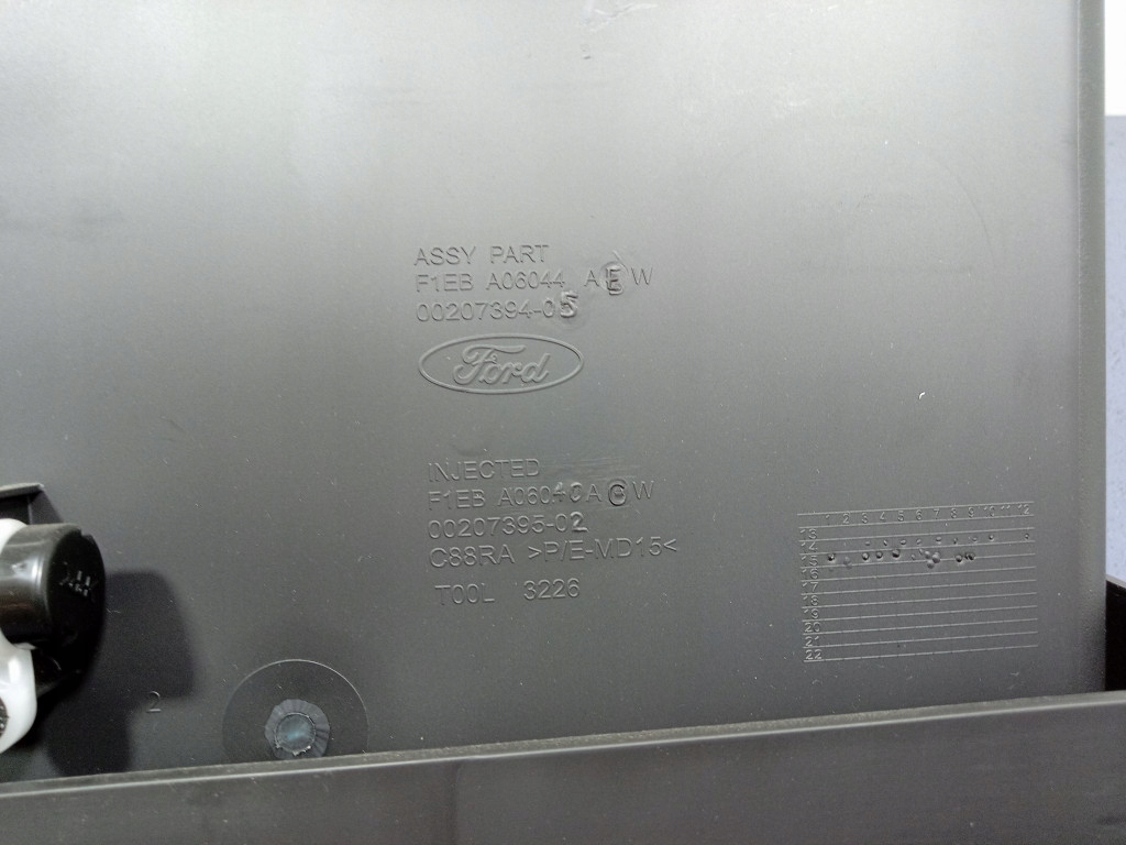 FORD Focus MK3 бардачок пассажира европа F1EBA06044