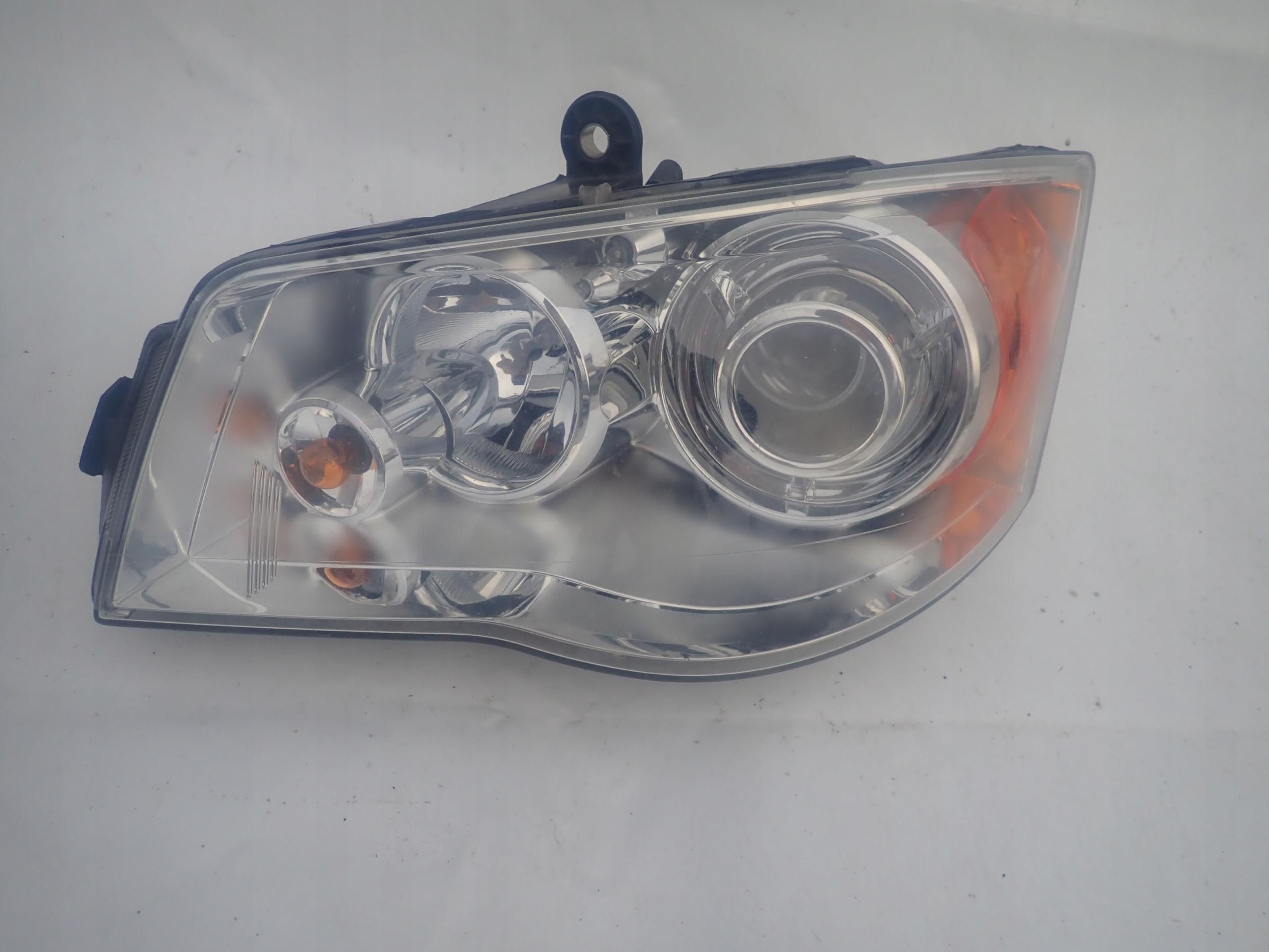CHRYSLER VOYAGER V 07- light left front XENON