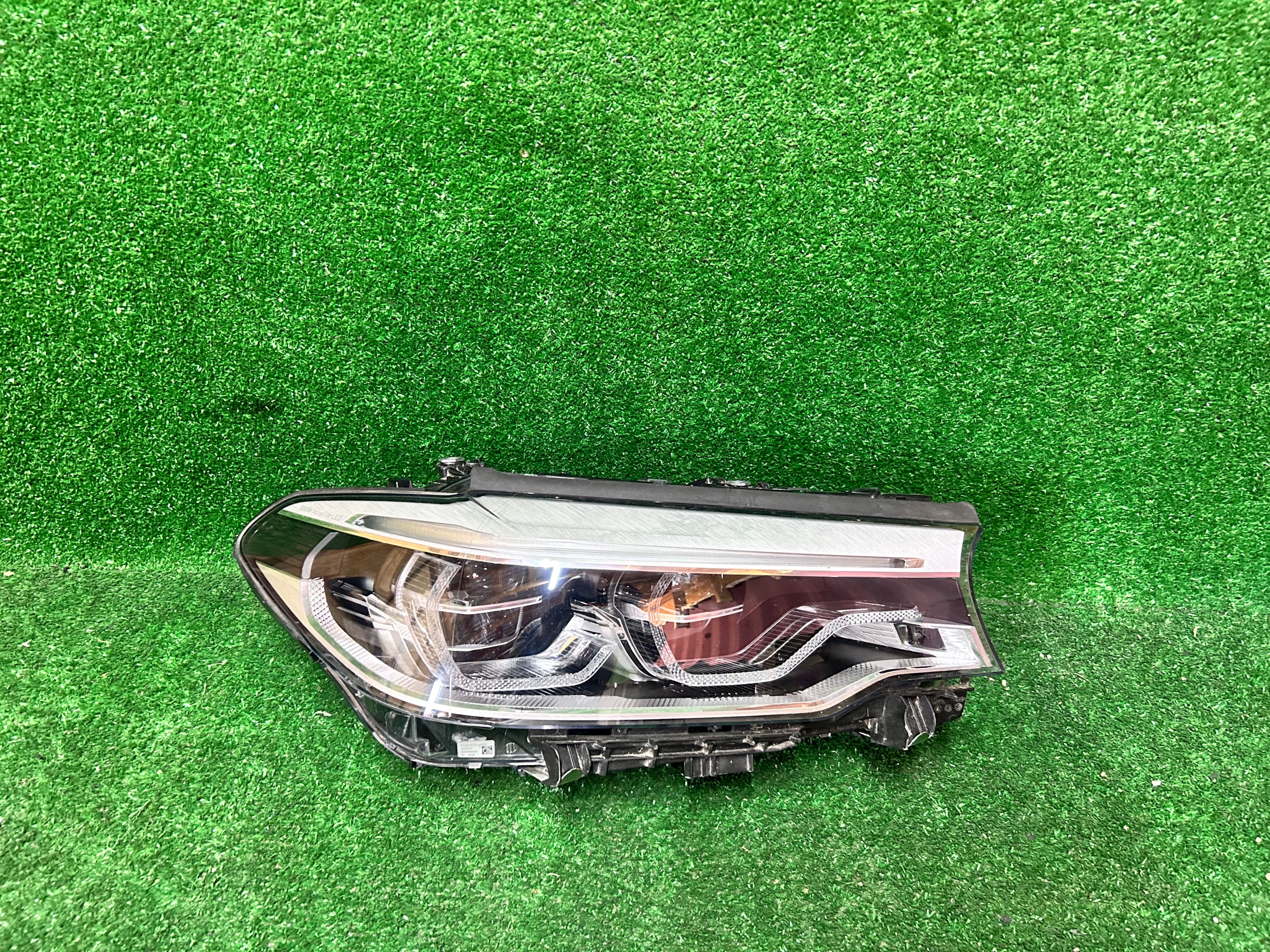 REFLEKTOR rechts BMW 5 G30 G31 FULL LED ADAPTIVE LED NR.R