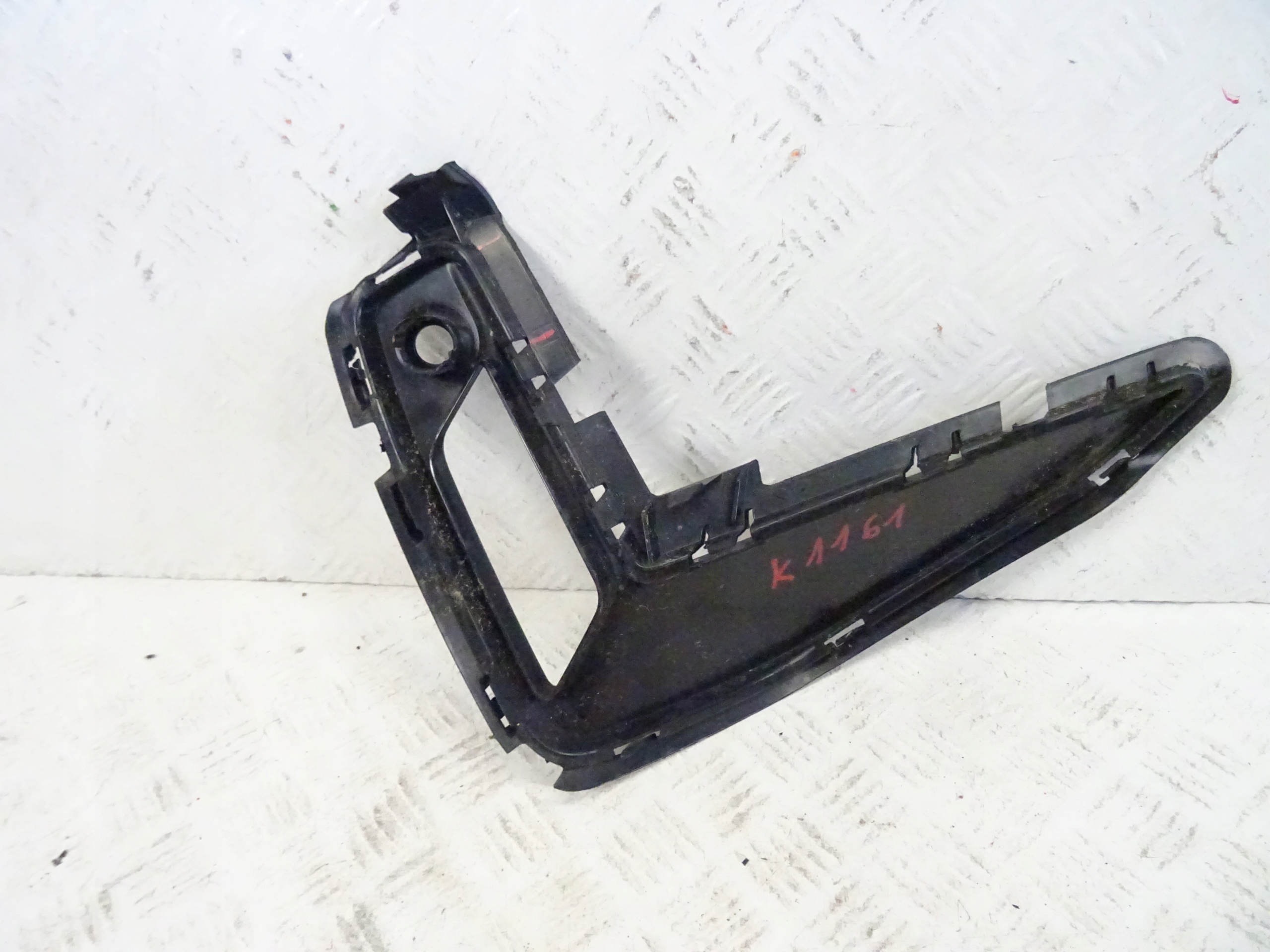 grid of a bumper front front left BMW 3 G20 G21 LCI m-packet
