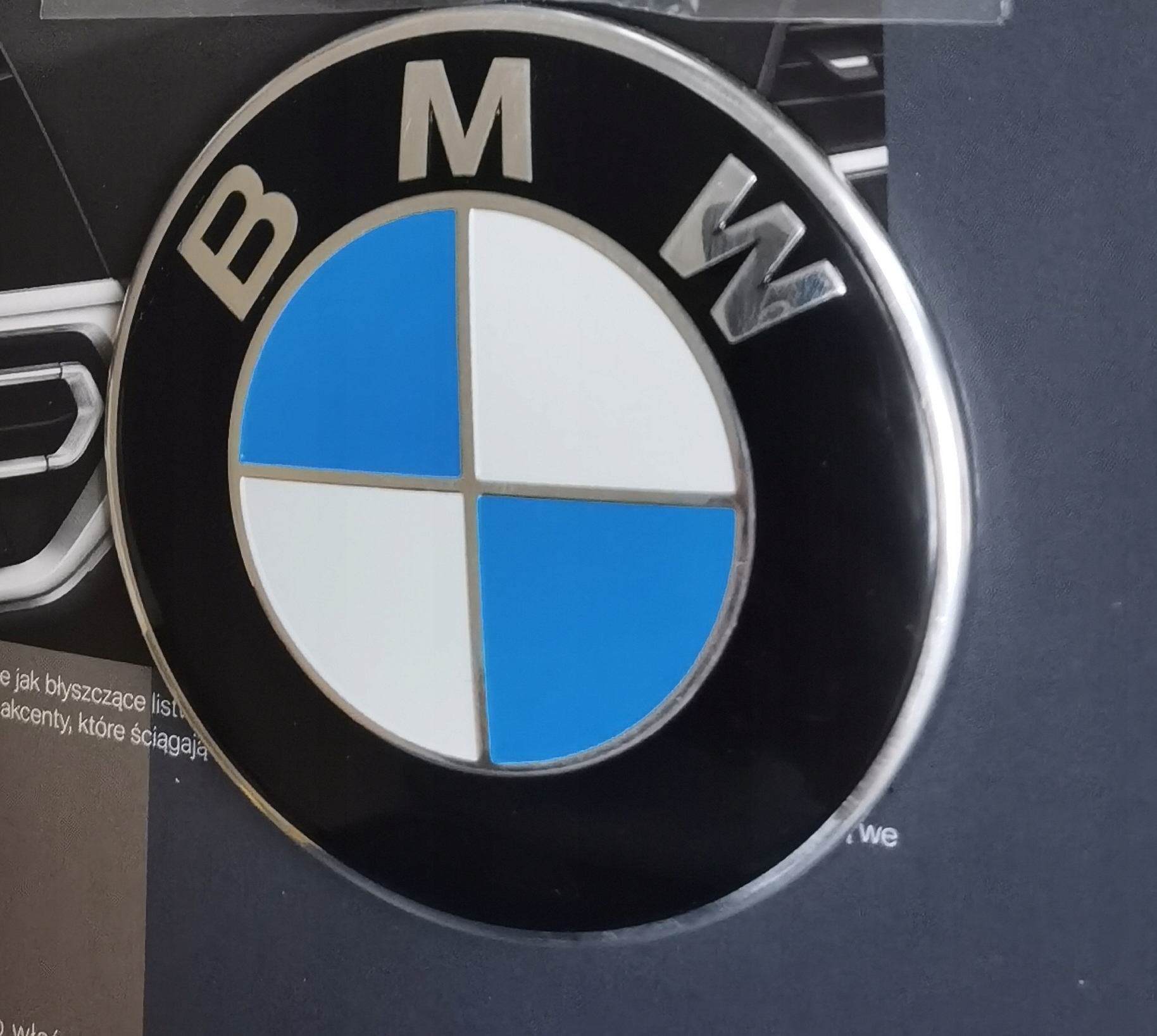 Emblemat Znaczek do modelu Bmw X5 E70 przednią maskę