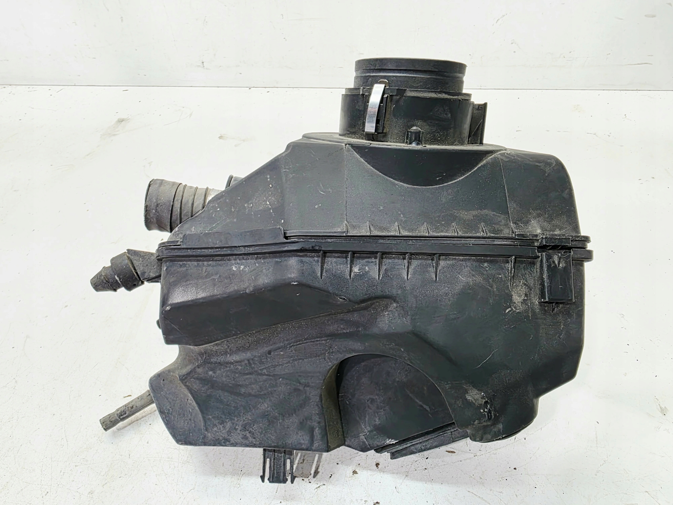 Gehäuse filter luft AUDI A6 C6 2.4 BDW 4F0133835D