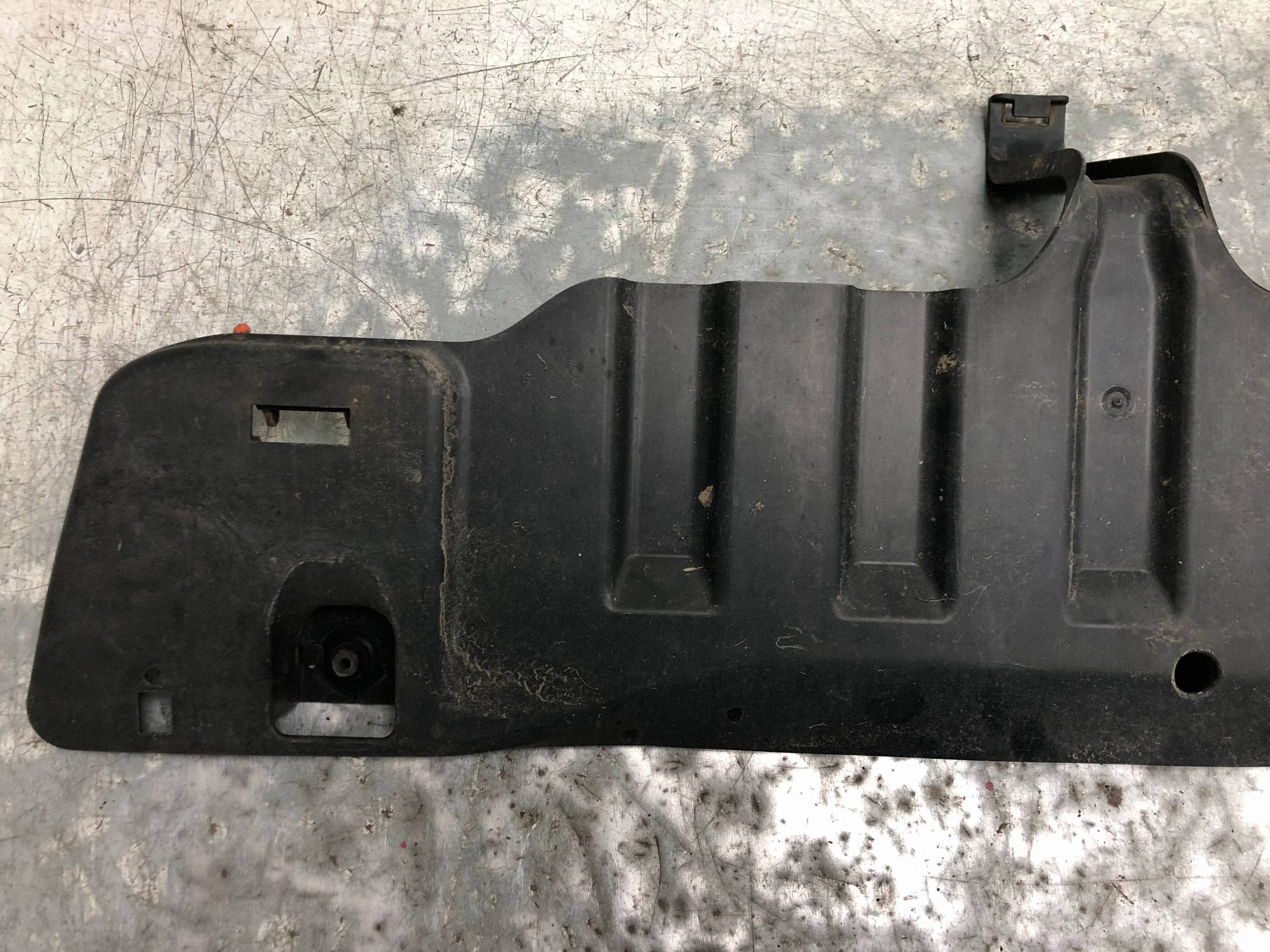 blende abdeckung unter stoßstange heck VW GOLF VI KOMBI 3C0501713