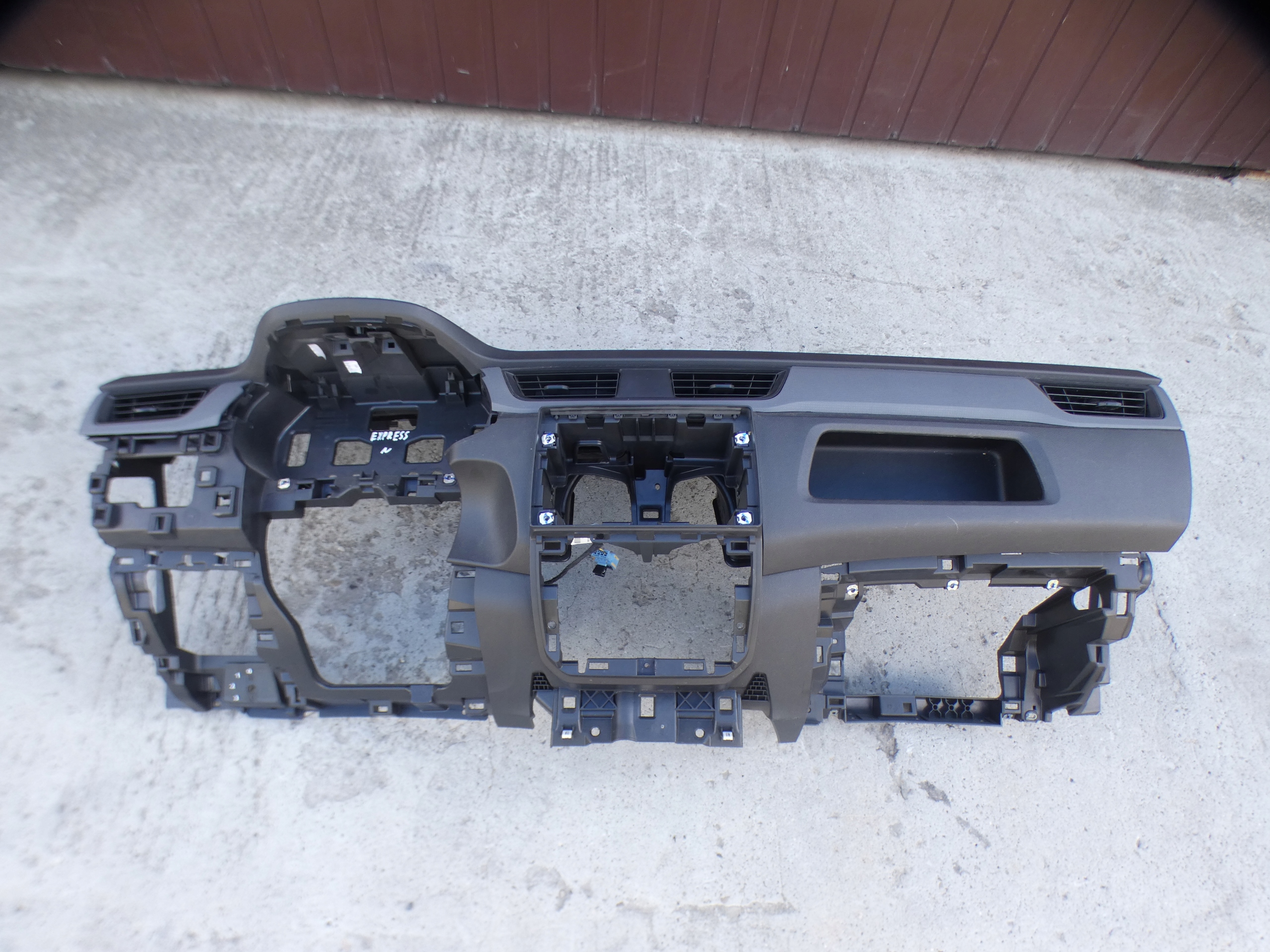 dashboard instrument panel console RENAULT EXPRESS 2023r 682002650r original