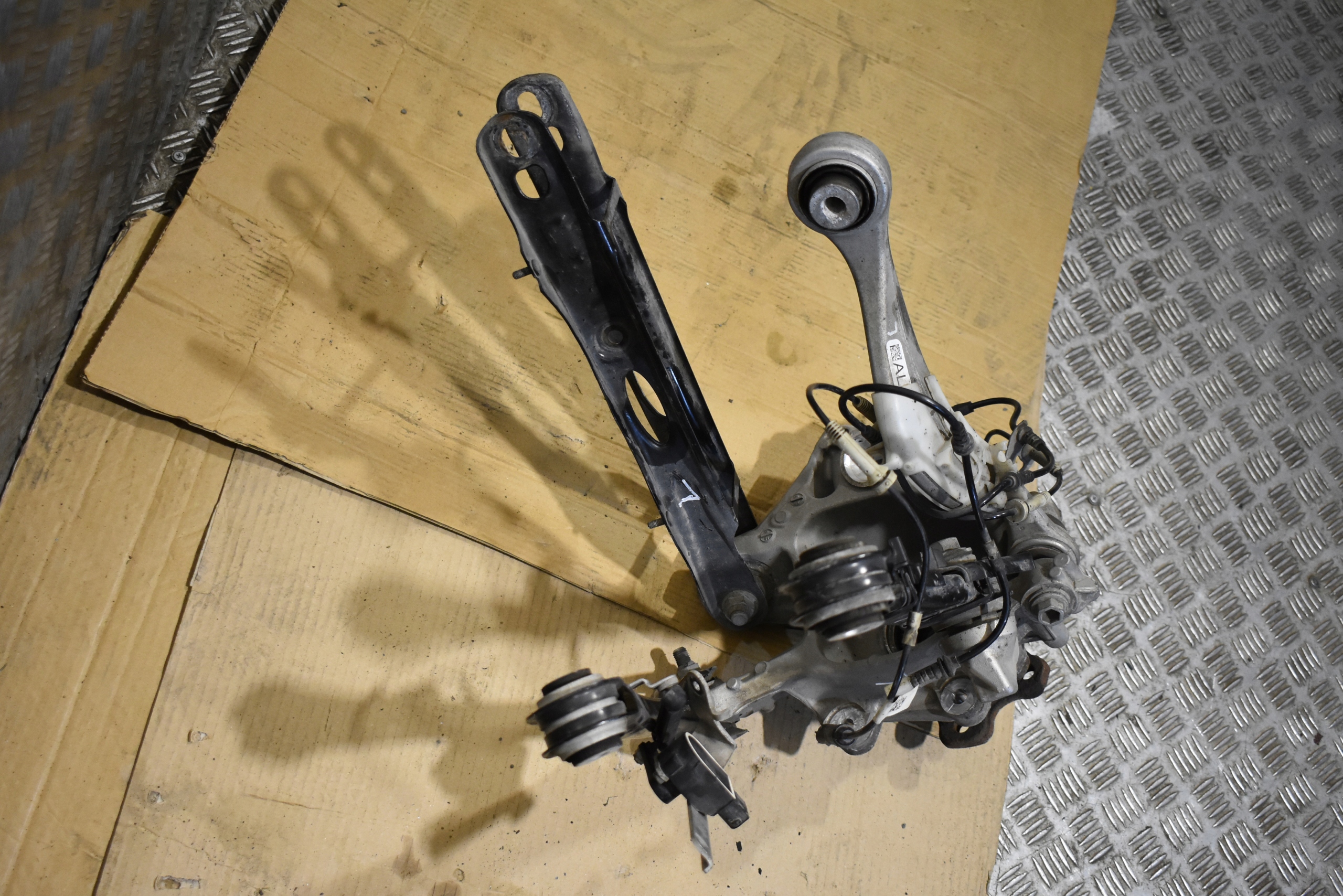IDEALNE sususpension rear. left BMW G14 G15 1