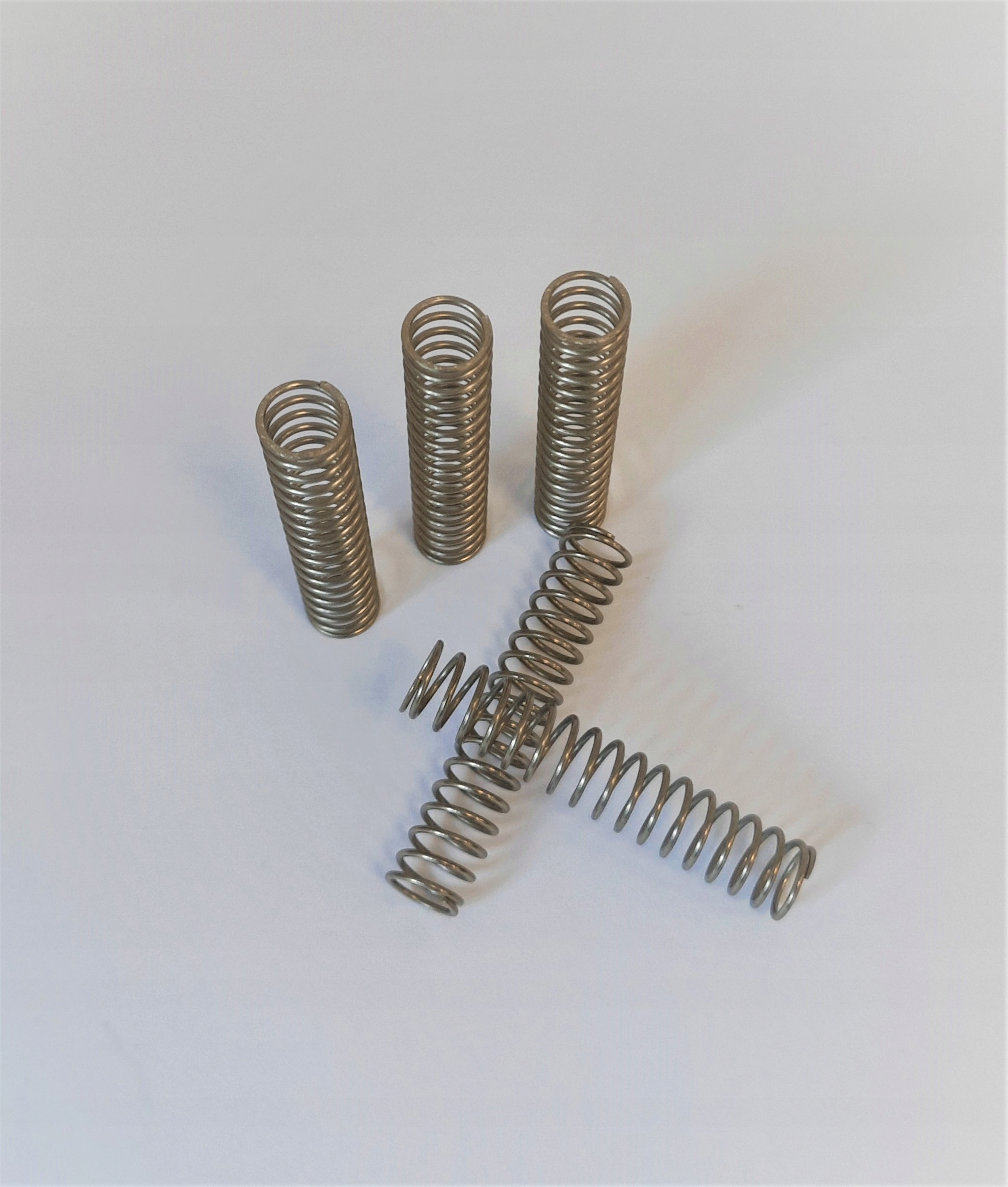 SPRĘŻYNA NACISKOWA d=1,3 * Dz=13,5 * L=70 - 5 szt. Marka inny