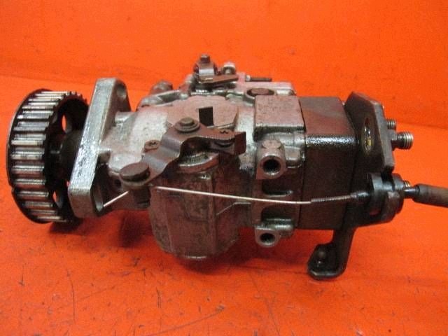 VW VOLKSWAGEN TRANSPORTER T4 2.4 D AAB einspritzpumpe 074130107E