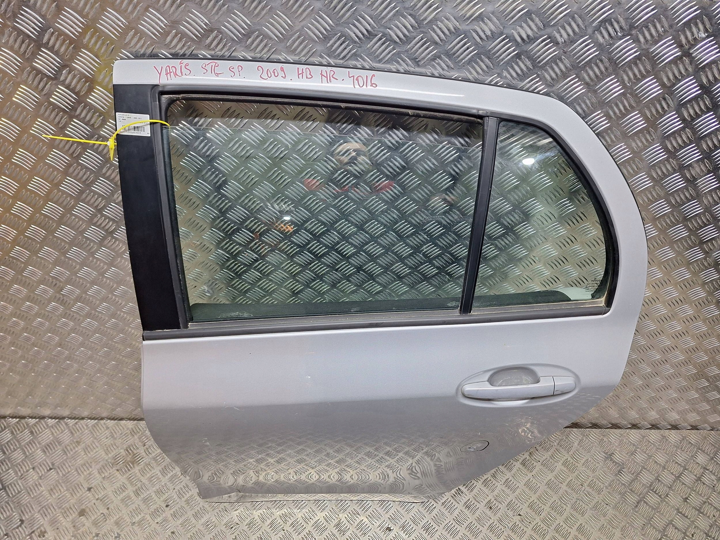 door rear part rear. left TOYOTA YARIS II 06-11 complete