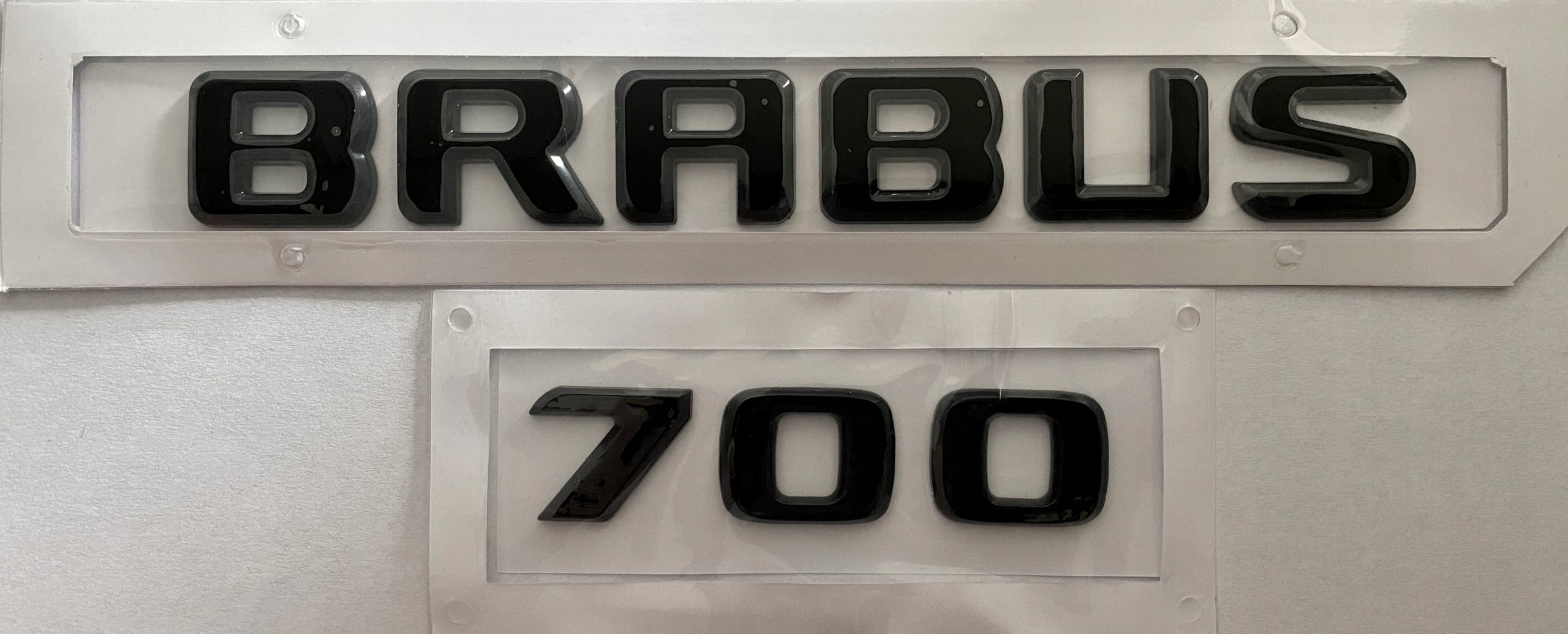 Brabus 700 emblém znak nápis čierna