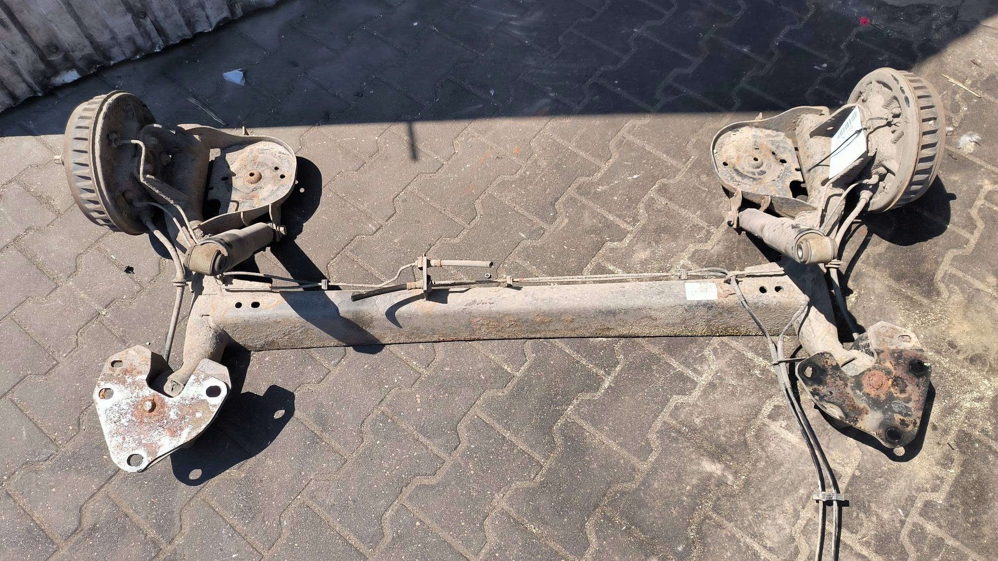 träger / Achsträger heck 555114672R DACIA DOKKER