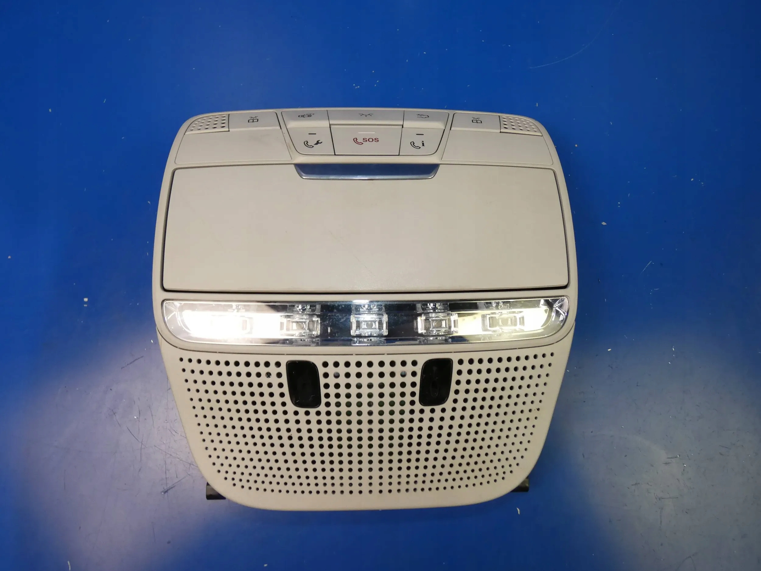 Mercedes C W205 light OSWIETLENIE inner cabs front