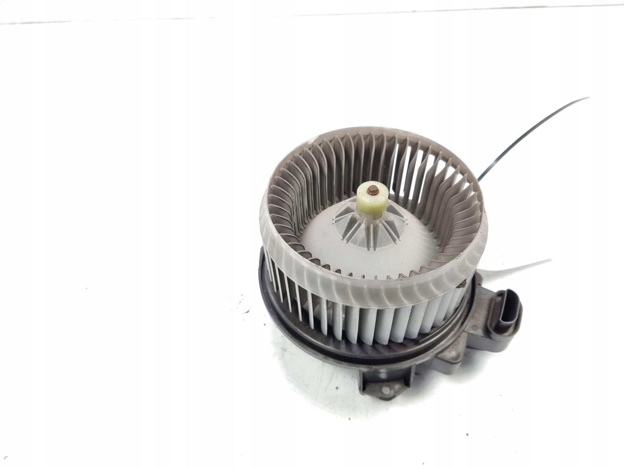 VENTOLA cabina 272700-8103 TOYOTA AURIS e