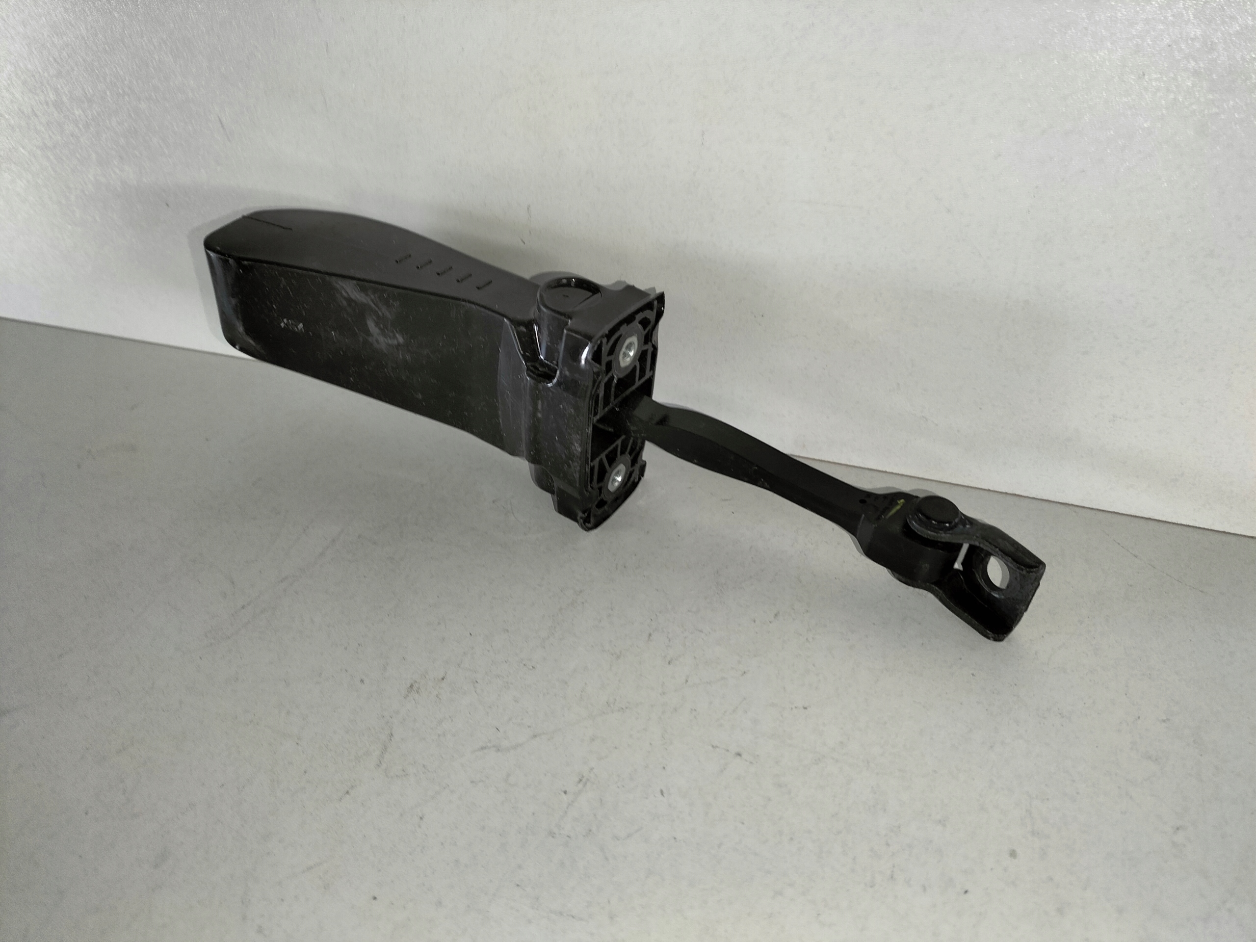 limiter door front SKODA SUPERB III 15