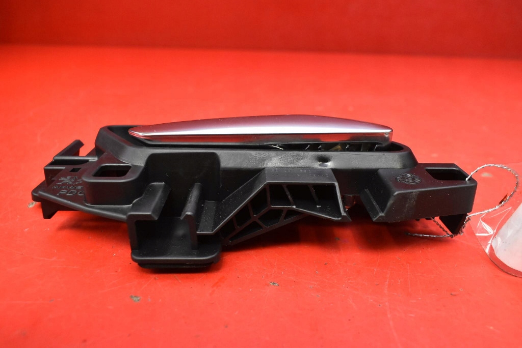 handle inner right front CHROM 98201552VV PEUGEOT 2008 2 II 19-21