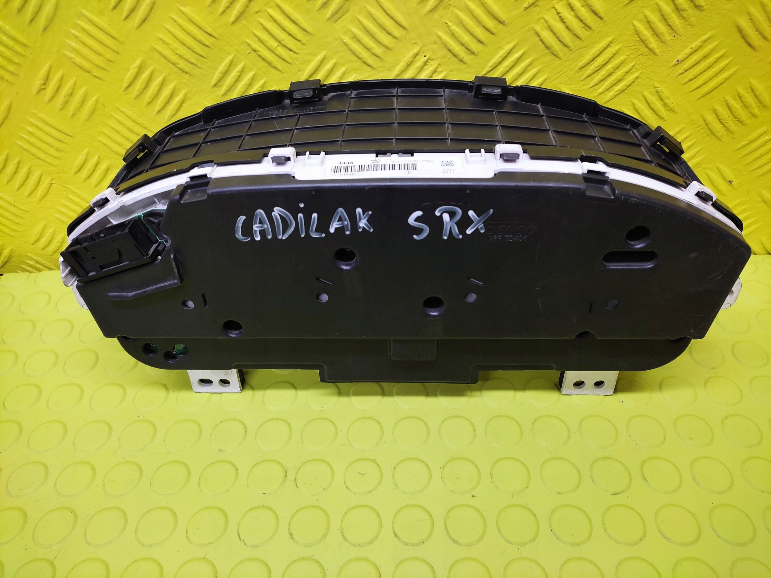 CADILLLAC SRX dials ZEGAY TN257430