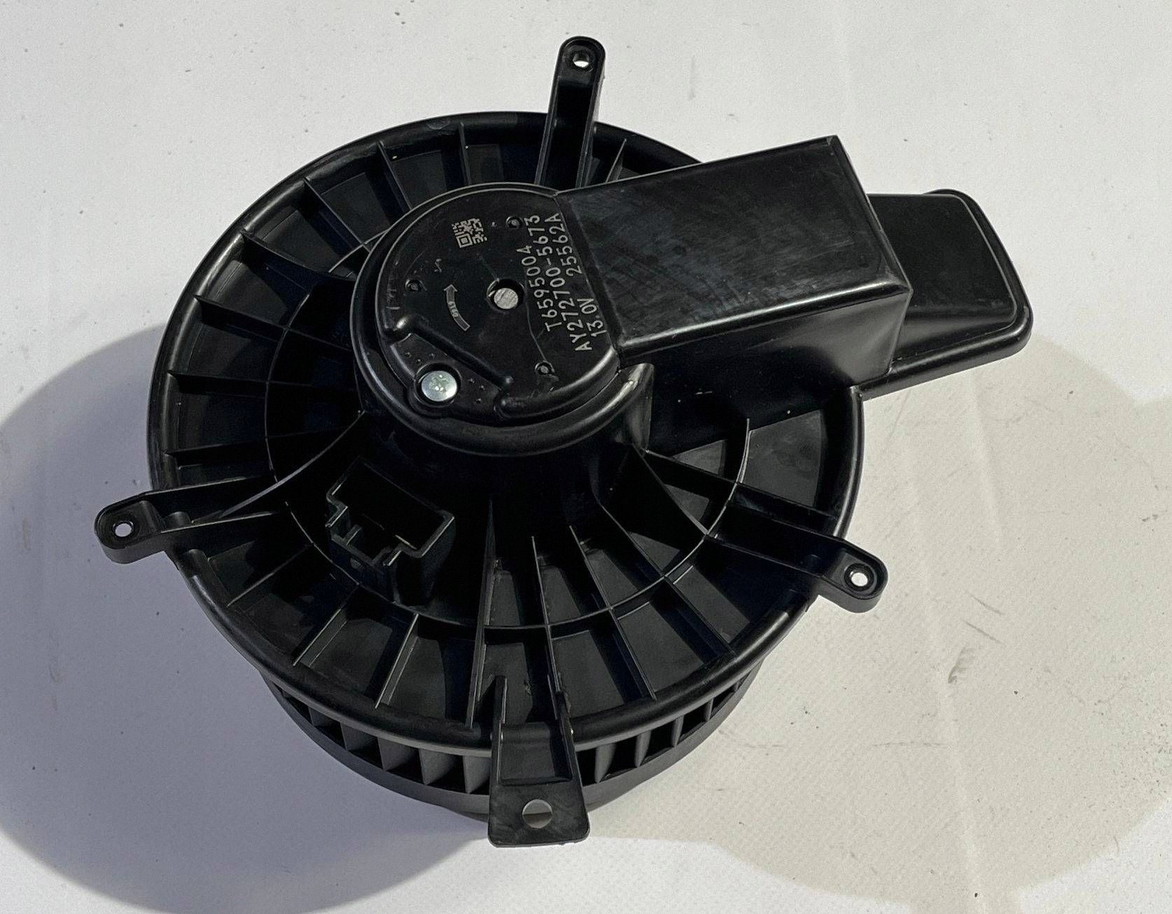 tOPENÍ ventilátor klími vnitra kabiny Maserati Levante 2017