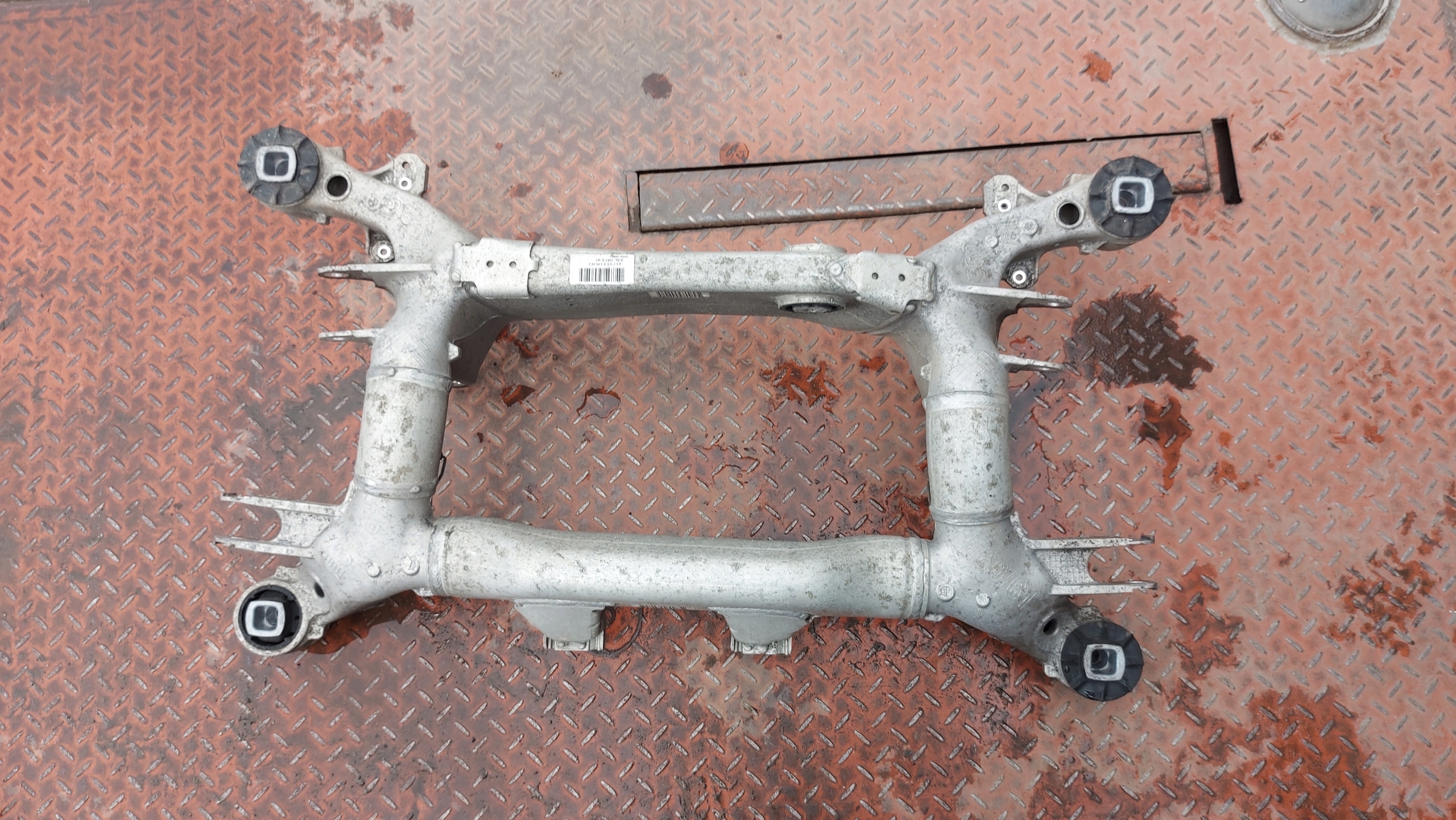 sider axle beam subframe axle beam rear part rear. BMW 5 E60 E61 525D 530D 03-09