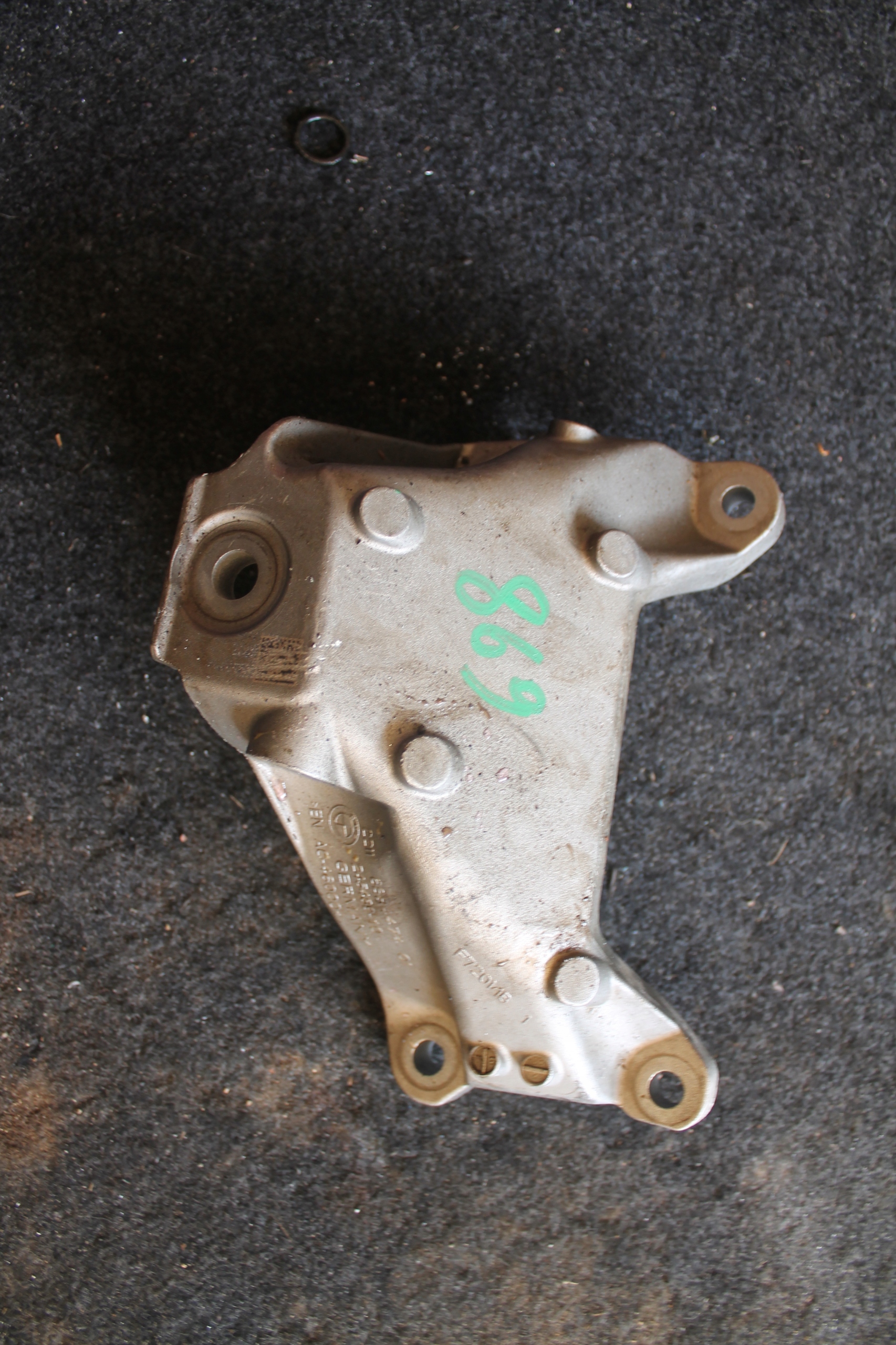 869. holder engine mount BMW 6884474