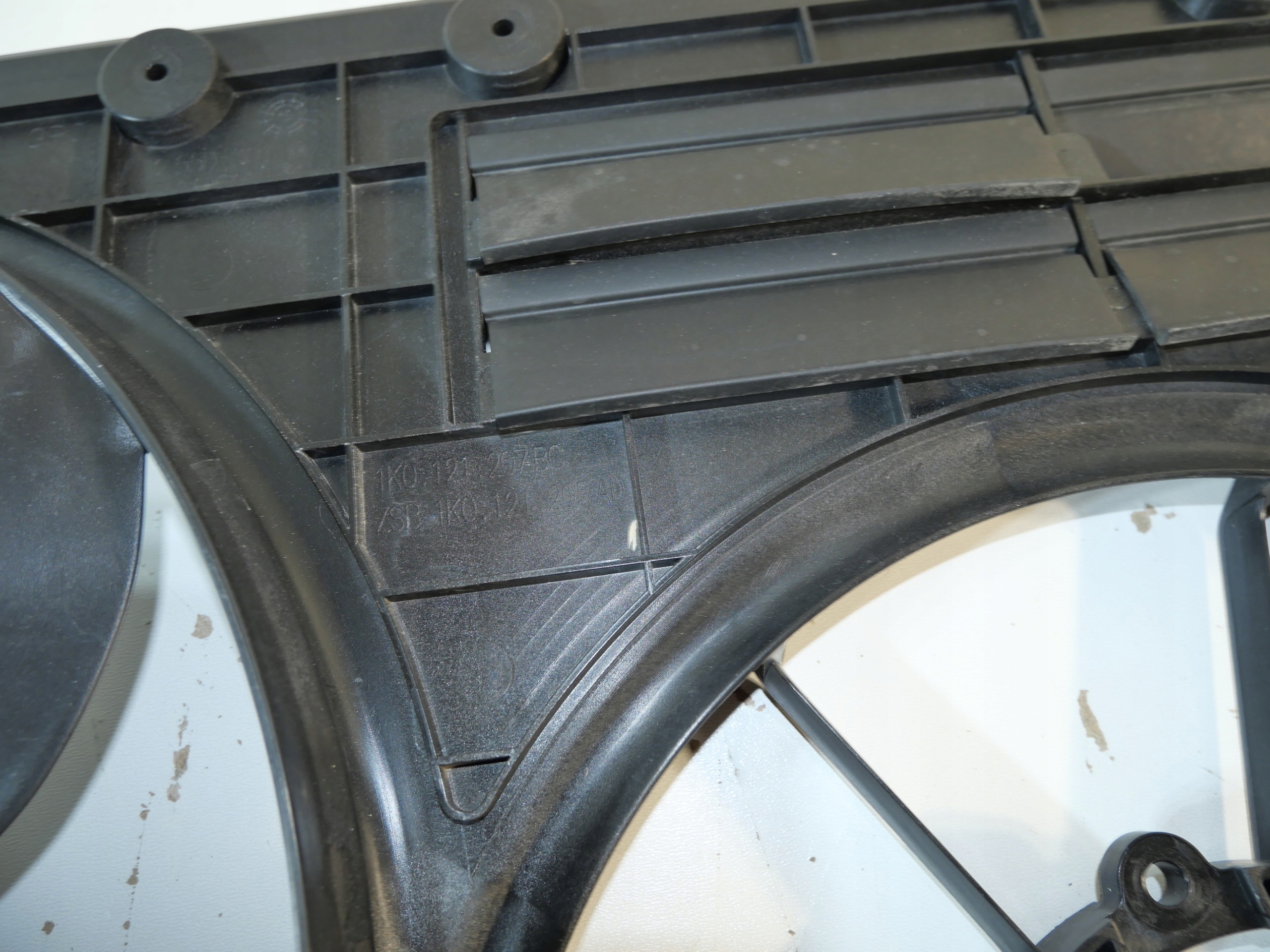 couverture ventilateurs VW AUDI SKODA 1K0121207BC
