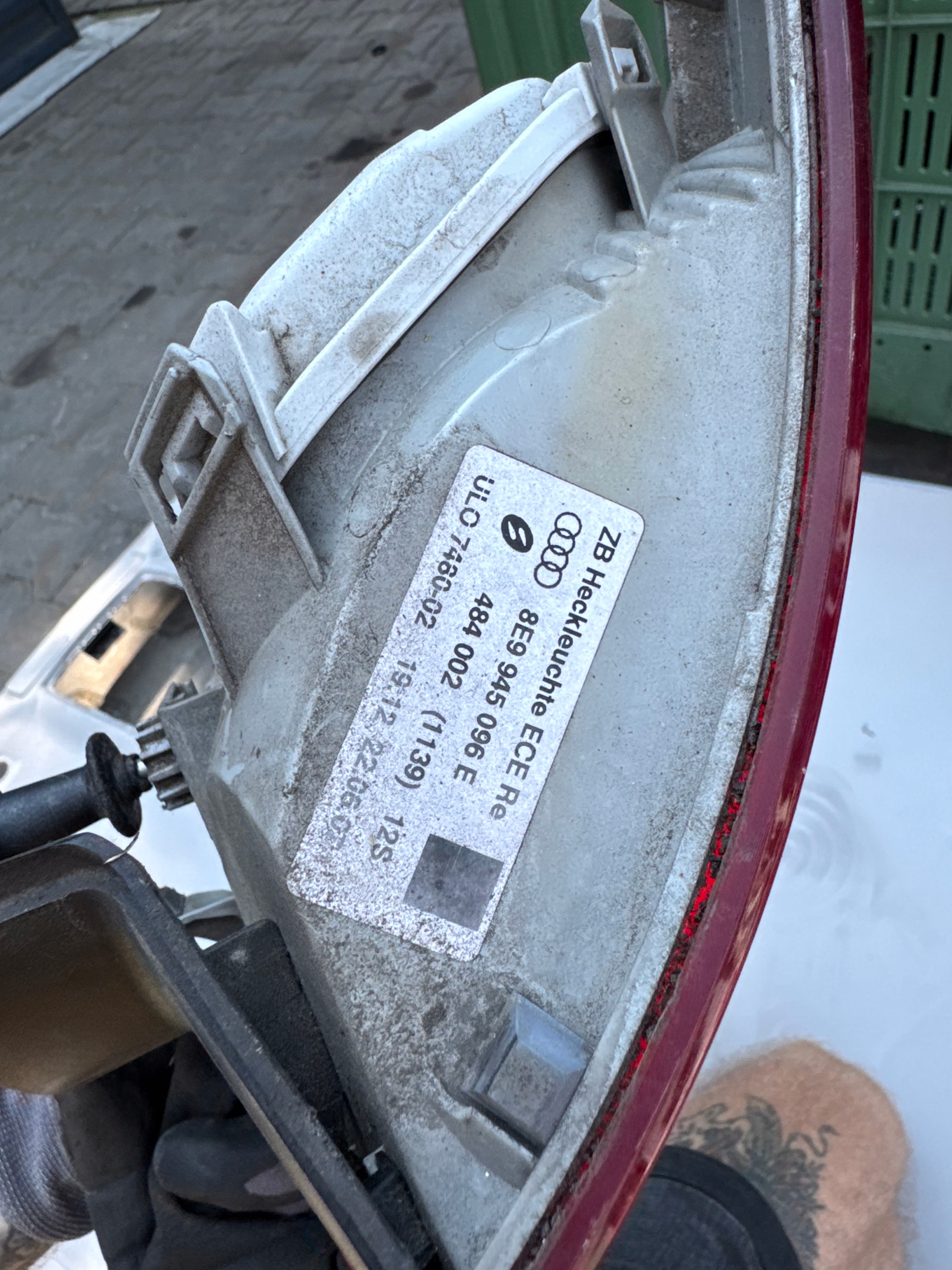 AUDI A4 B7 KOMBI 04R- light left rear part left rear 8E9945096E