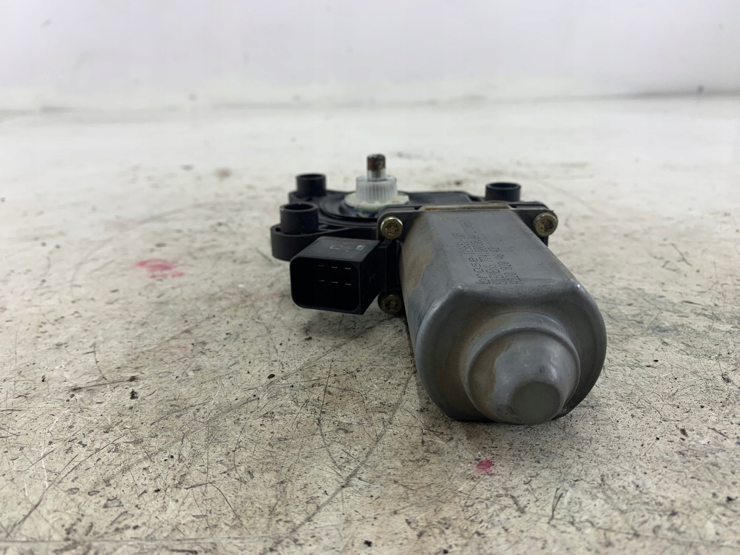 MERCEDES W203 mini motor windows right front A2208204642