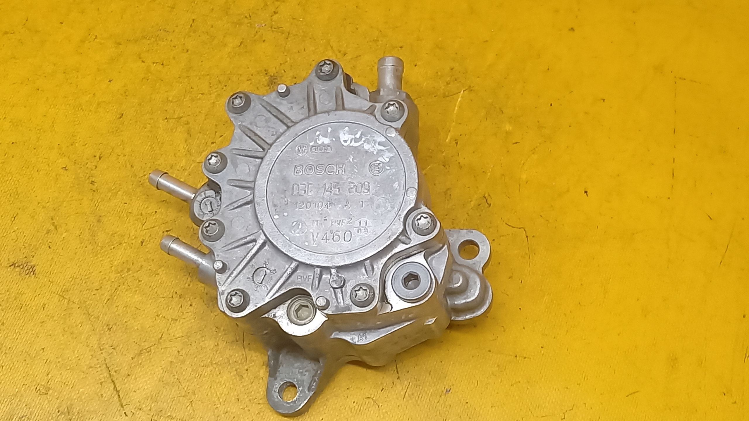 ВАКУУМНЫЙ НАСОС GOLF V 2.0 TDI BOSCH 03G145209