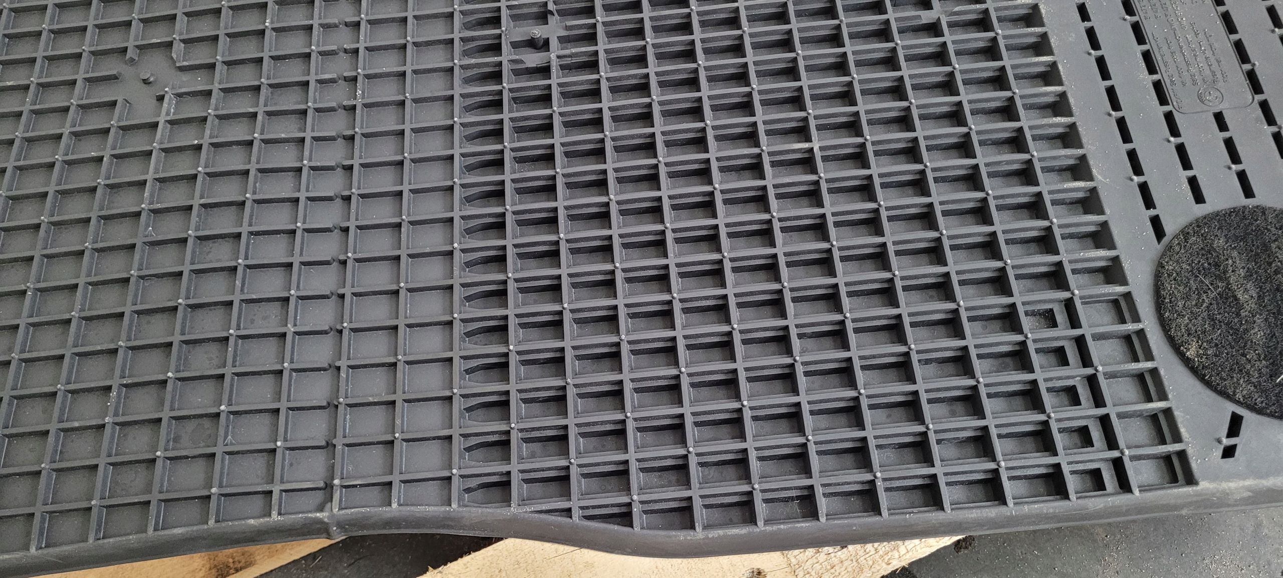 BMW F30 mat rubber front 51472153725