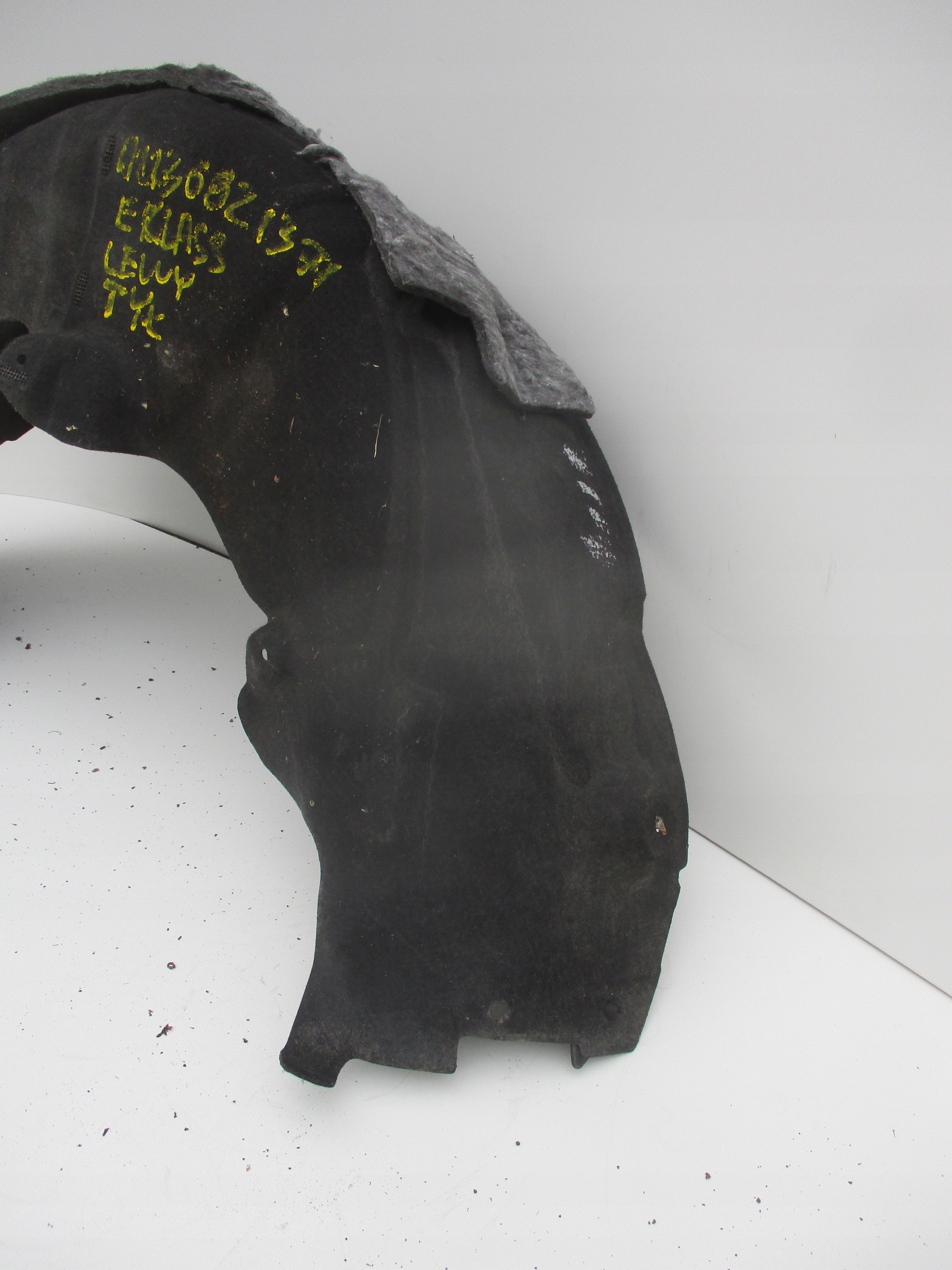 mudguard rear. left MERCEDES E KLASA 213 A2136821371