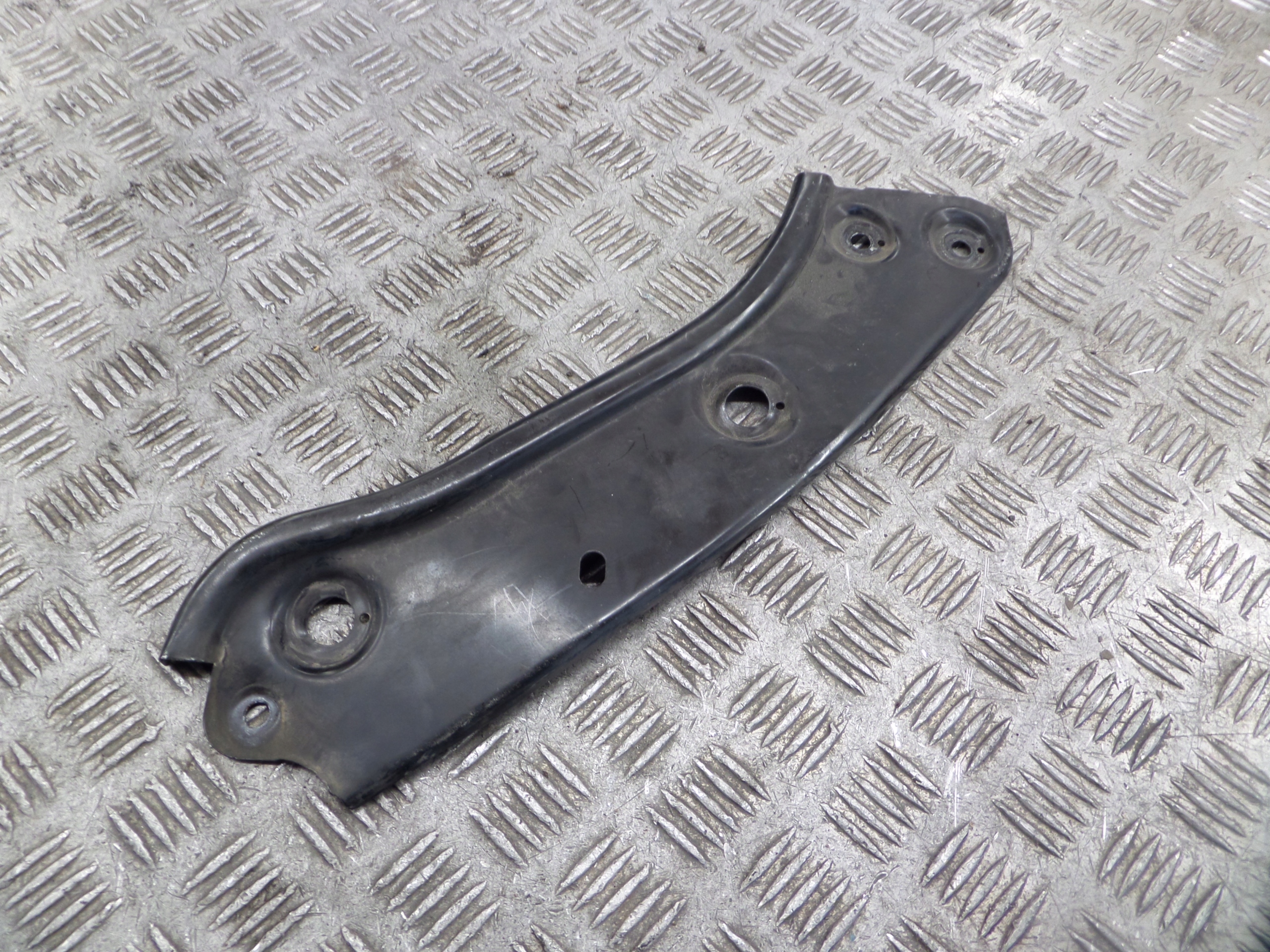 holder supports lights right VW CADDY III 1T0805932A