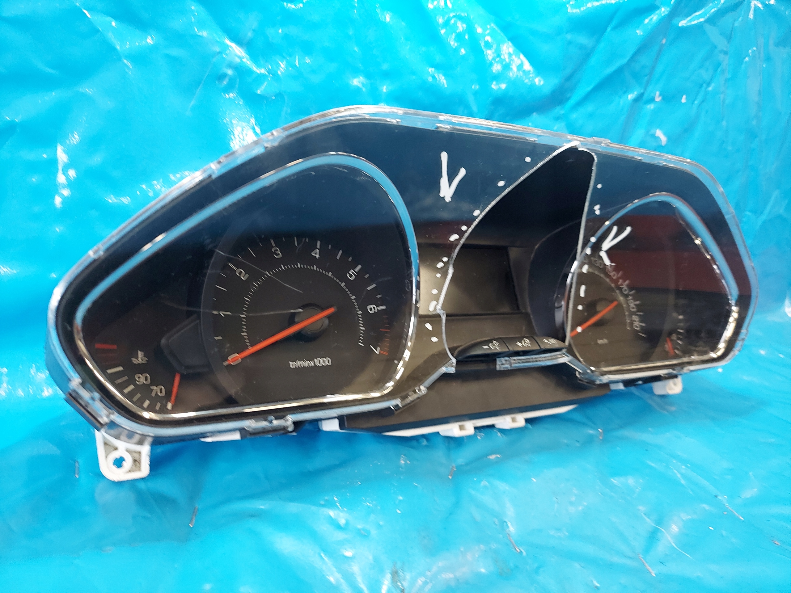 dials clock PEUGEOT 208 9801904780