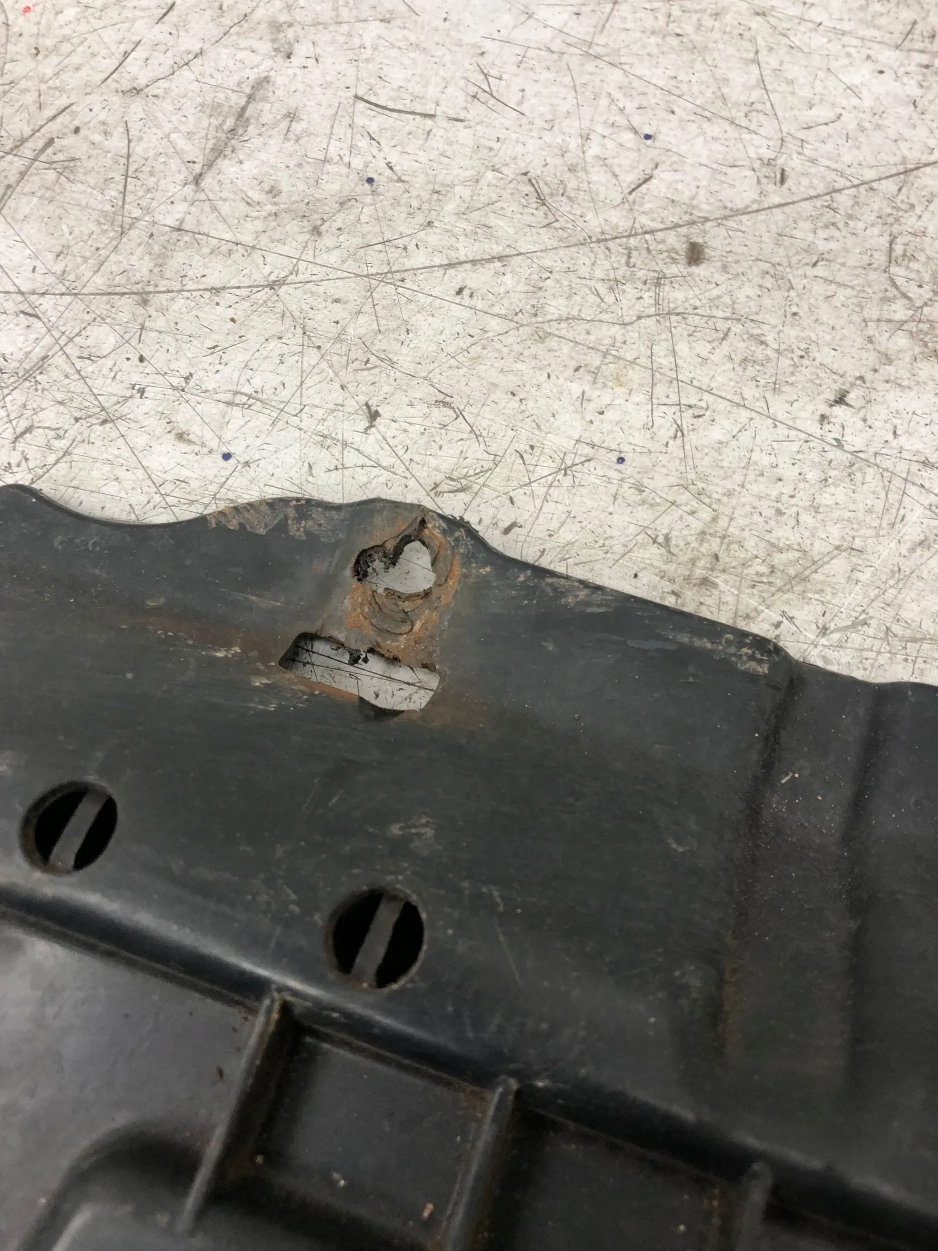 cover below engine DACIA DOKKER 758908453R