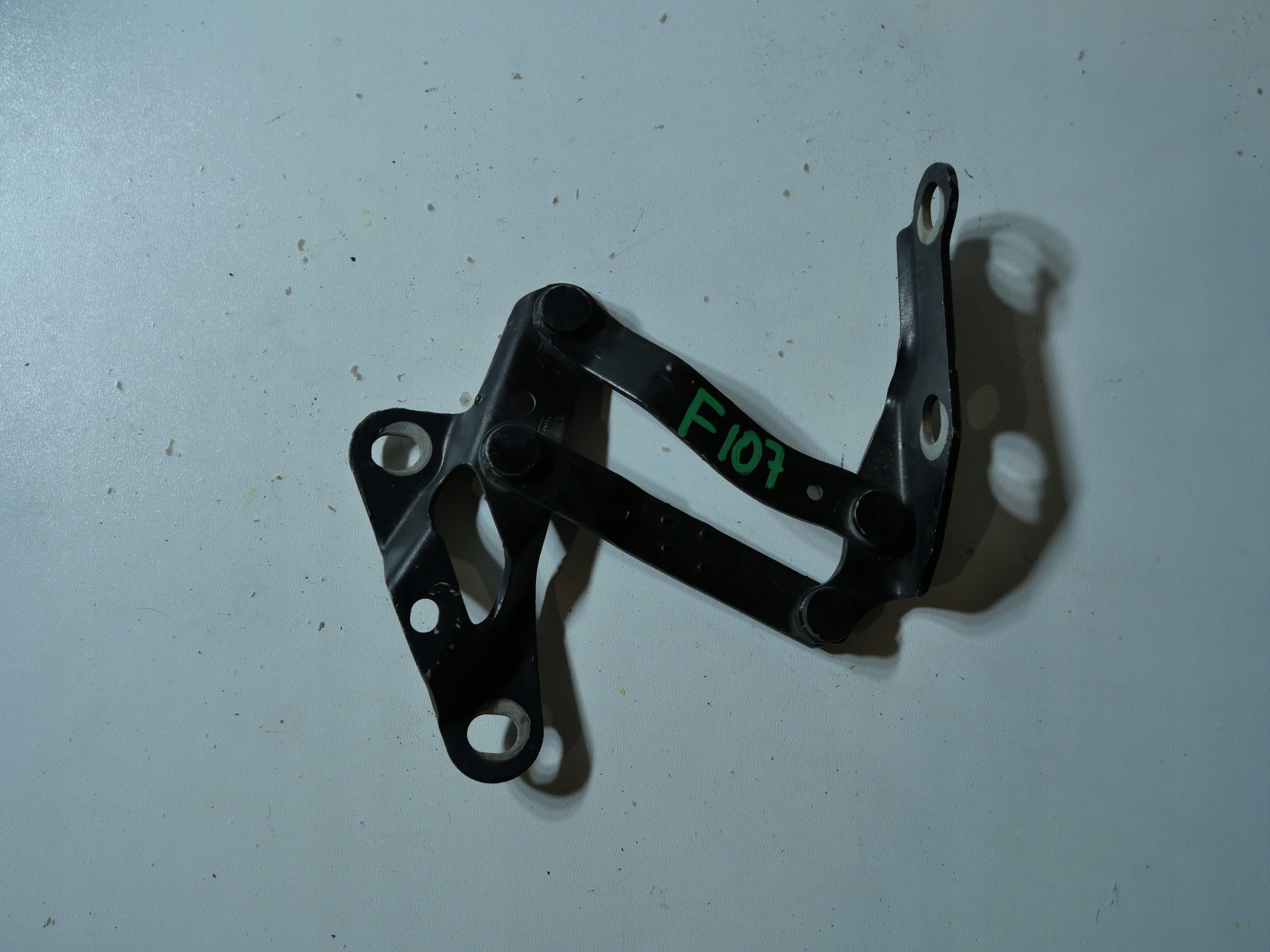 hinge bonnets POKRYWY VW SHARAN and 7M0823302