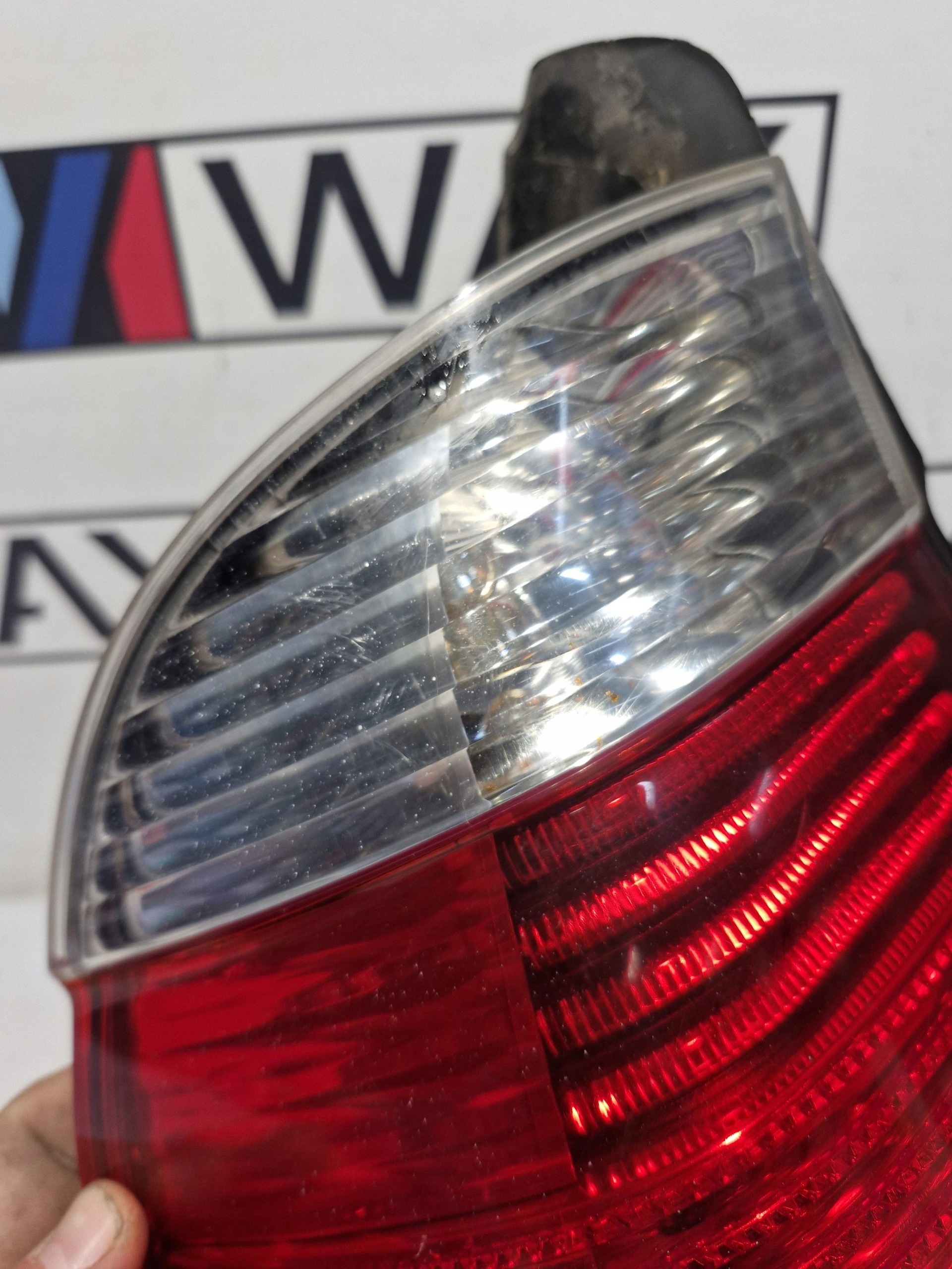 6902531 BMW E39 light left left rear part