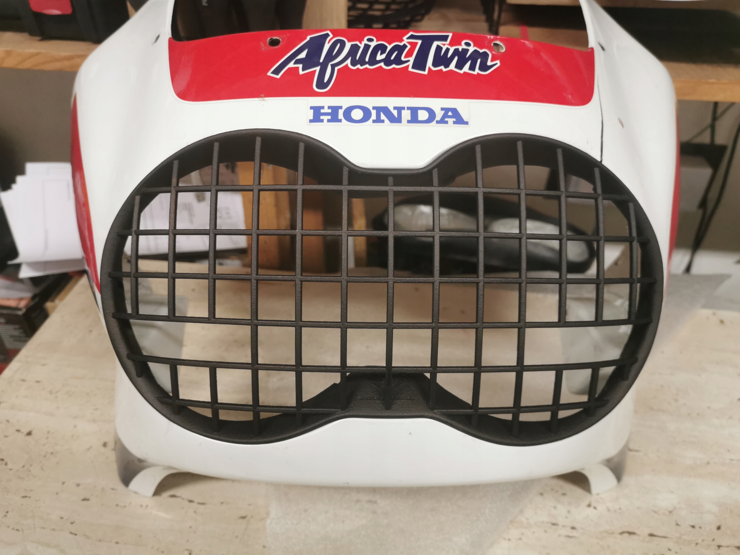 Honda Xrv 750 Africa Twin RD04 Kryt svietidla Predný diel reflektora Mriežka