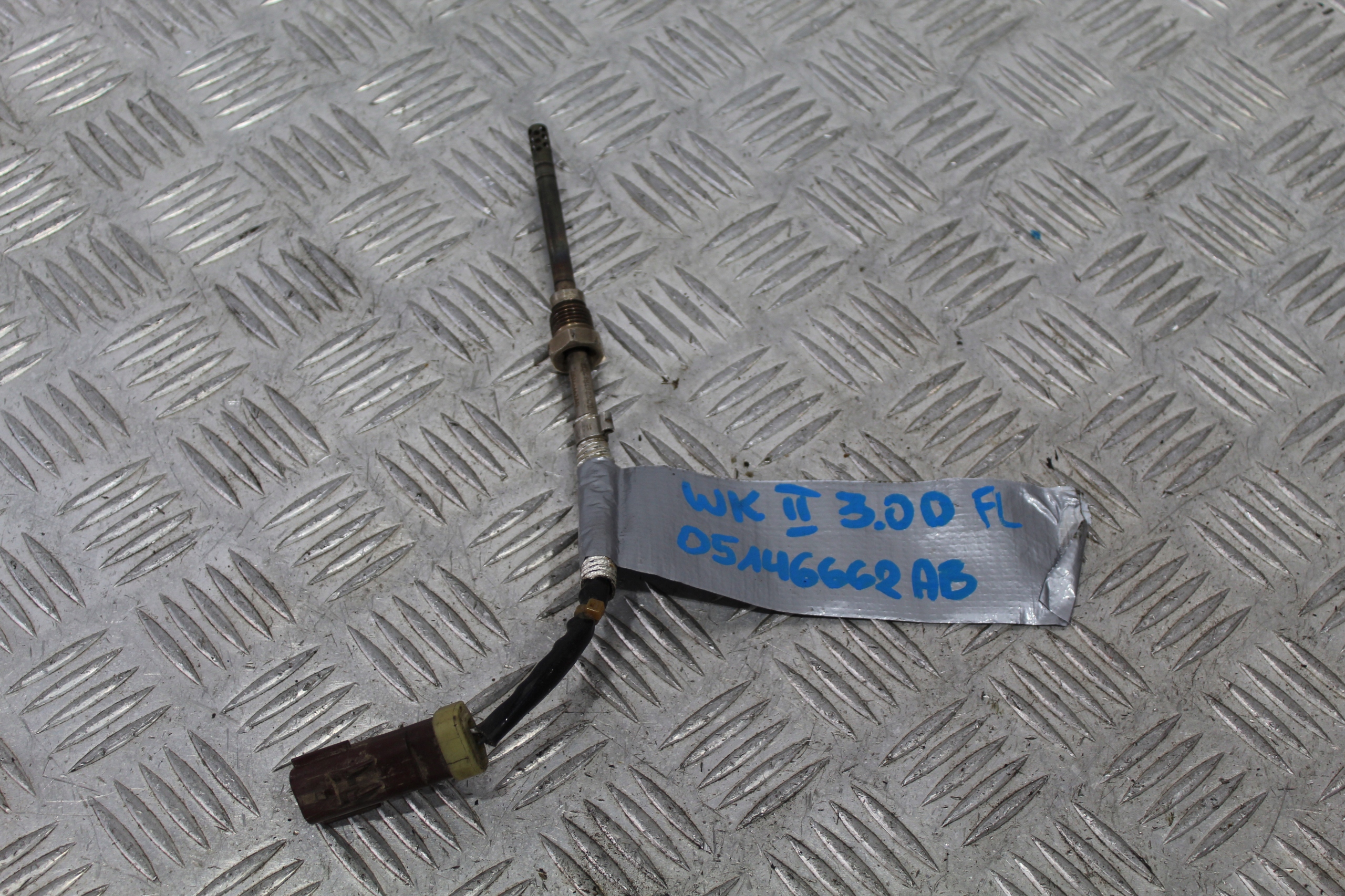 CZUJNIK TEMPERATURY SPALIN JEEP GRAND CHEROKEE WK2